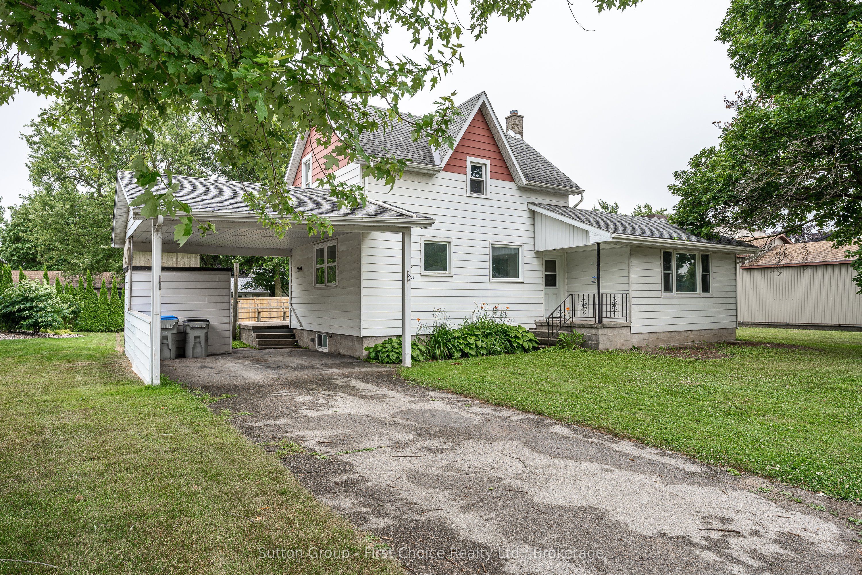 44 Huron Road Property Photo 1