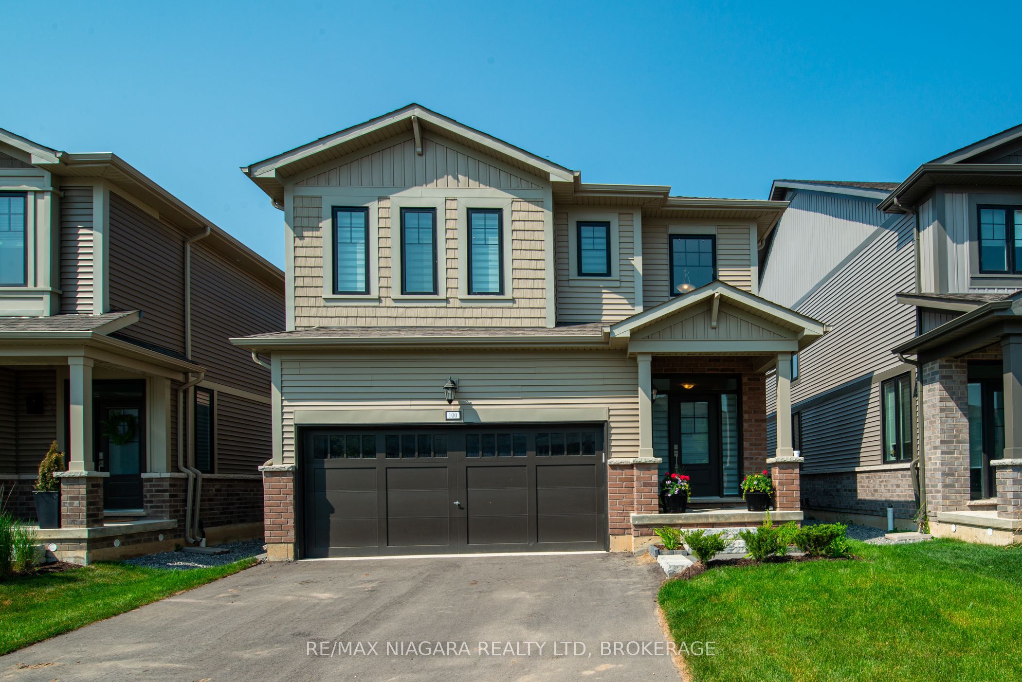 100 Blackbird Way Property Photo 1
