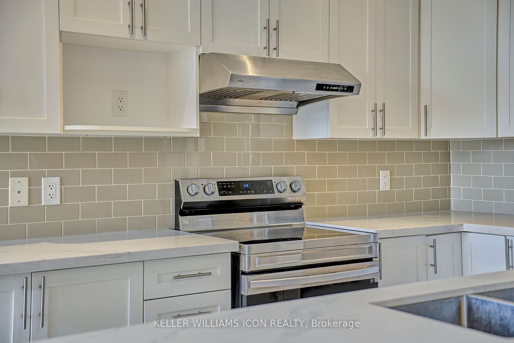 571 Remnor Avenue Property Photo 16