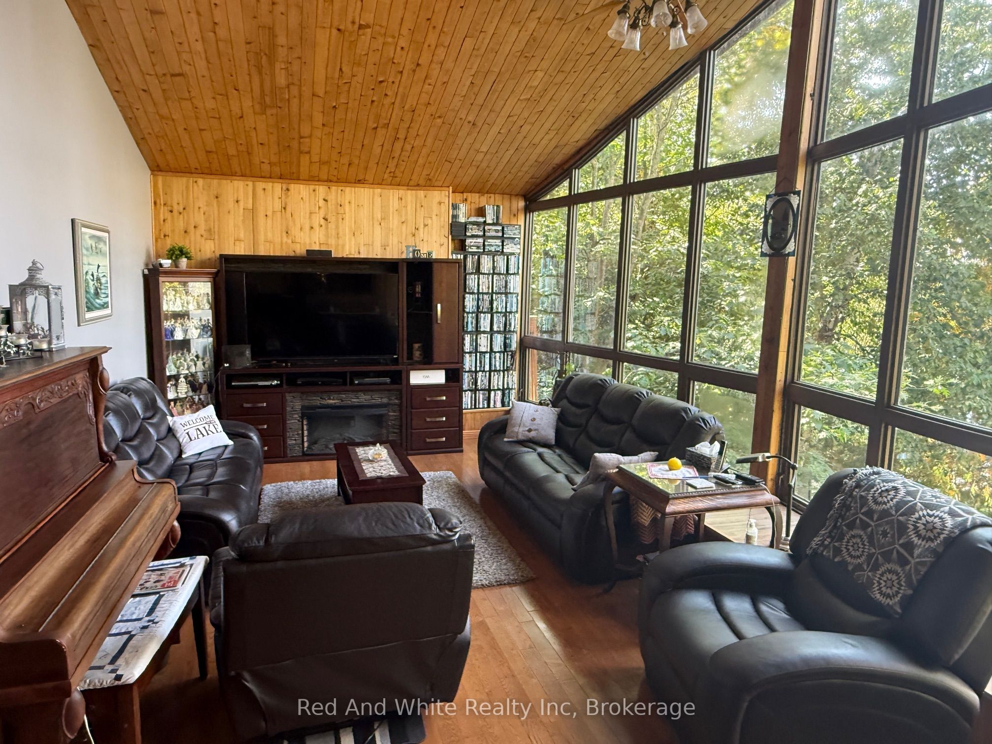 3348 Eden Township Road Property Photo 2