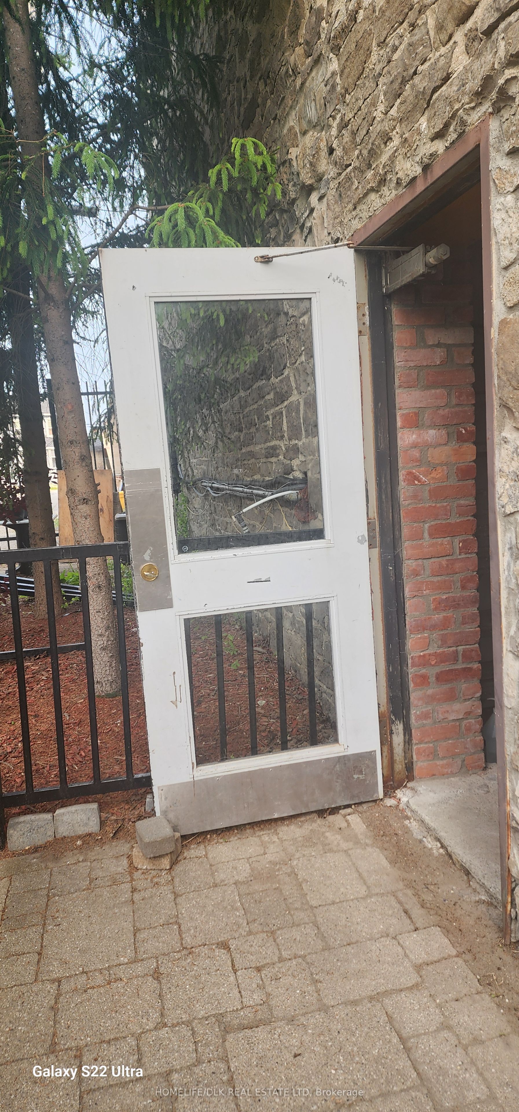 29 Clothier Street E Upper