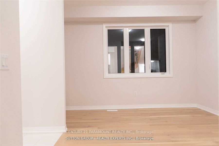 32 Crossmore Crescent Property Photo 4