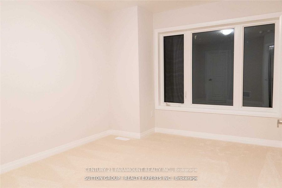 32 Crossmore Crescent Property Photo 6