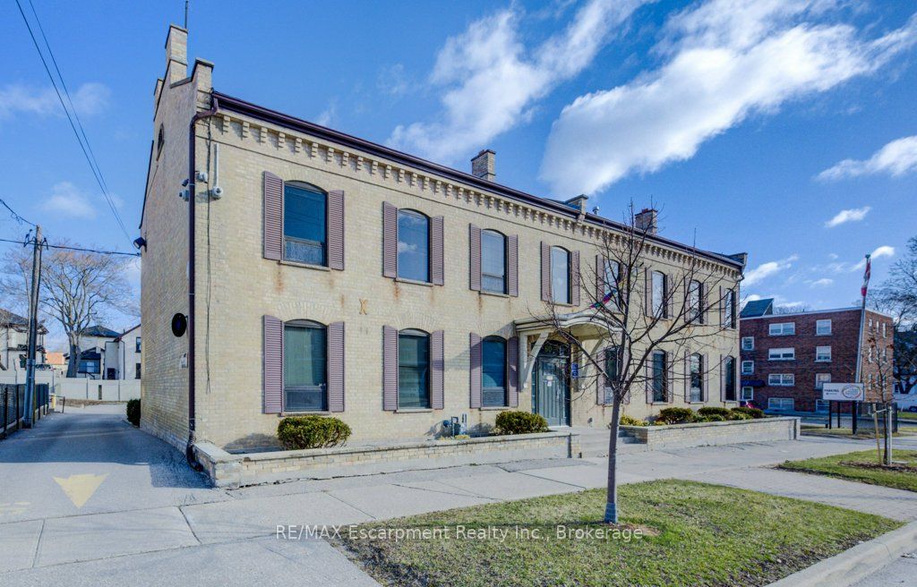 80 CHATHAM Street