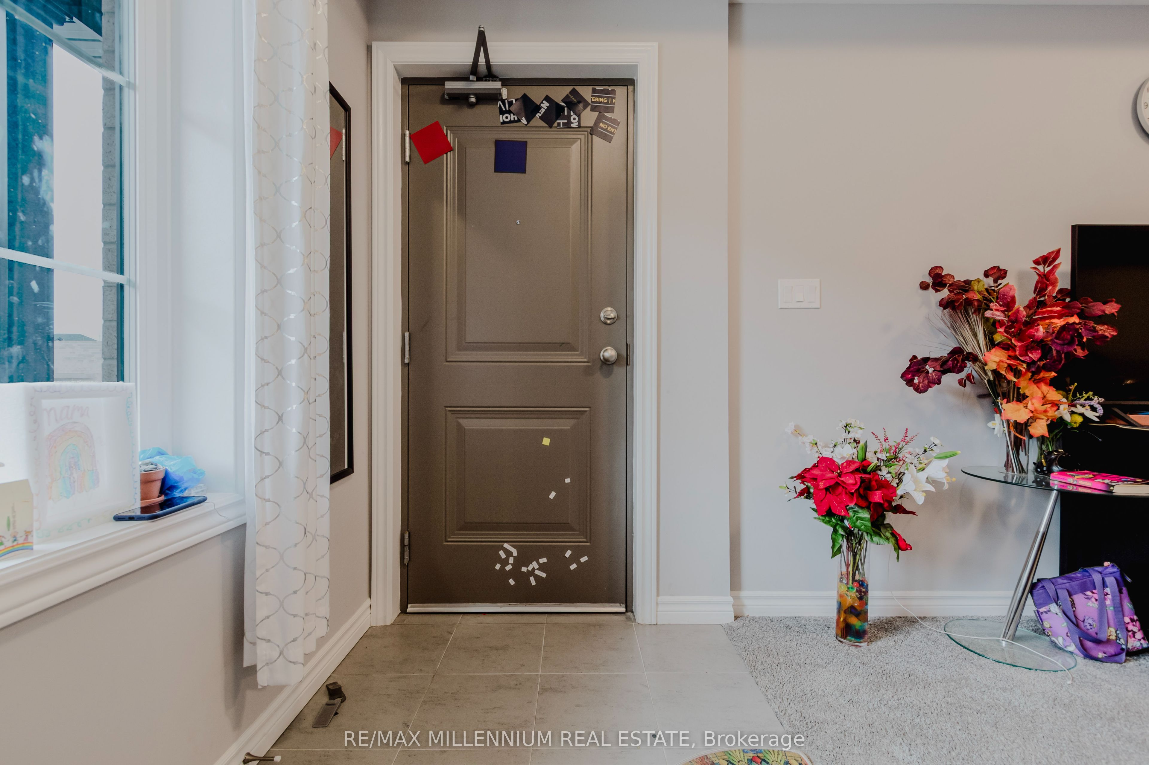 98 Lomond Lane N Property Photo 5