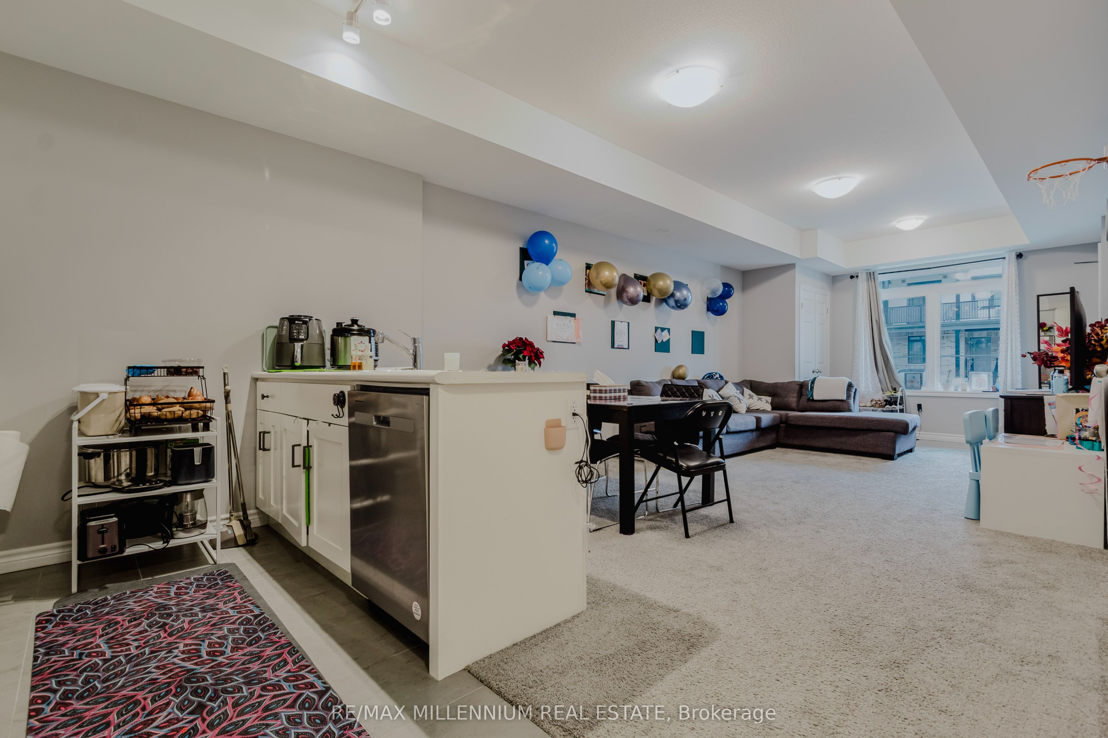 98 Lomond Lane N Property Photo 14