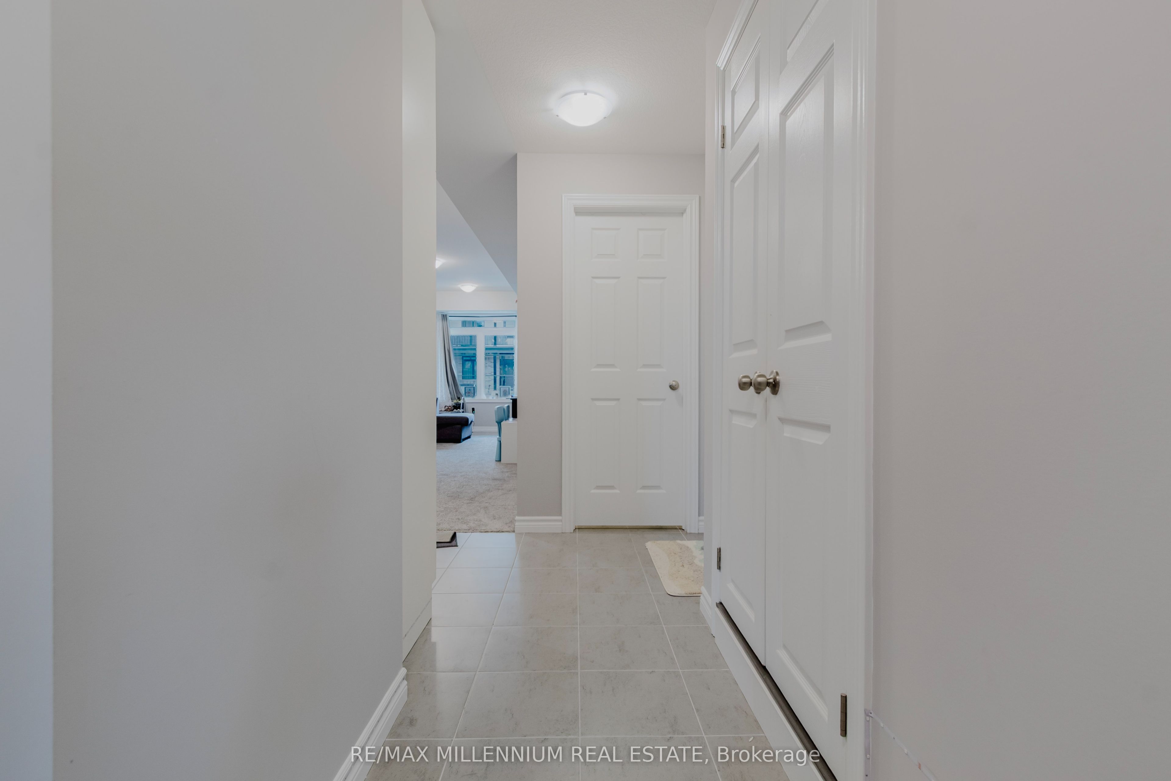 98 Lomond Lane N Property Photo 21