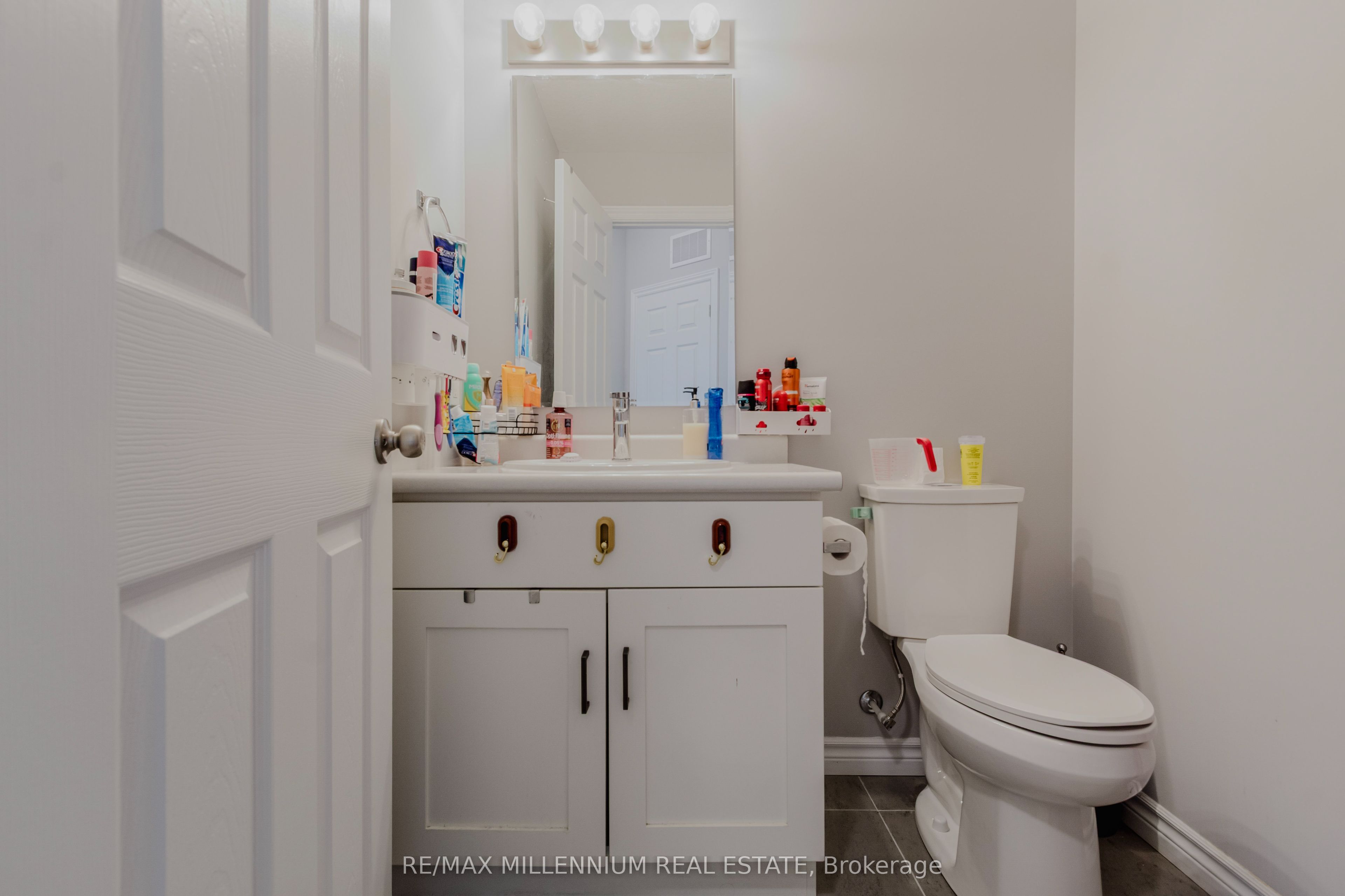 98 Lomond Lane N Property Photo 24