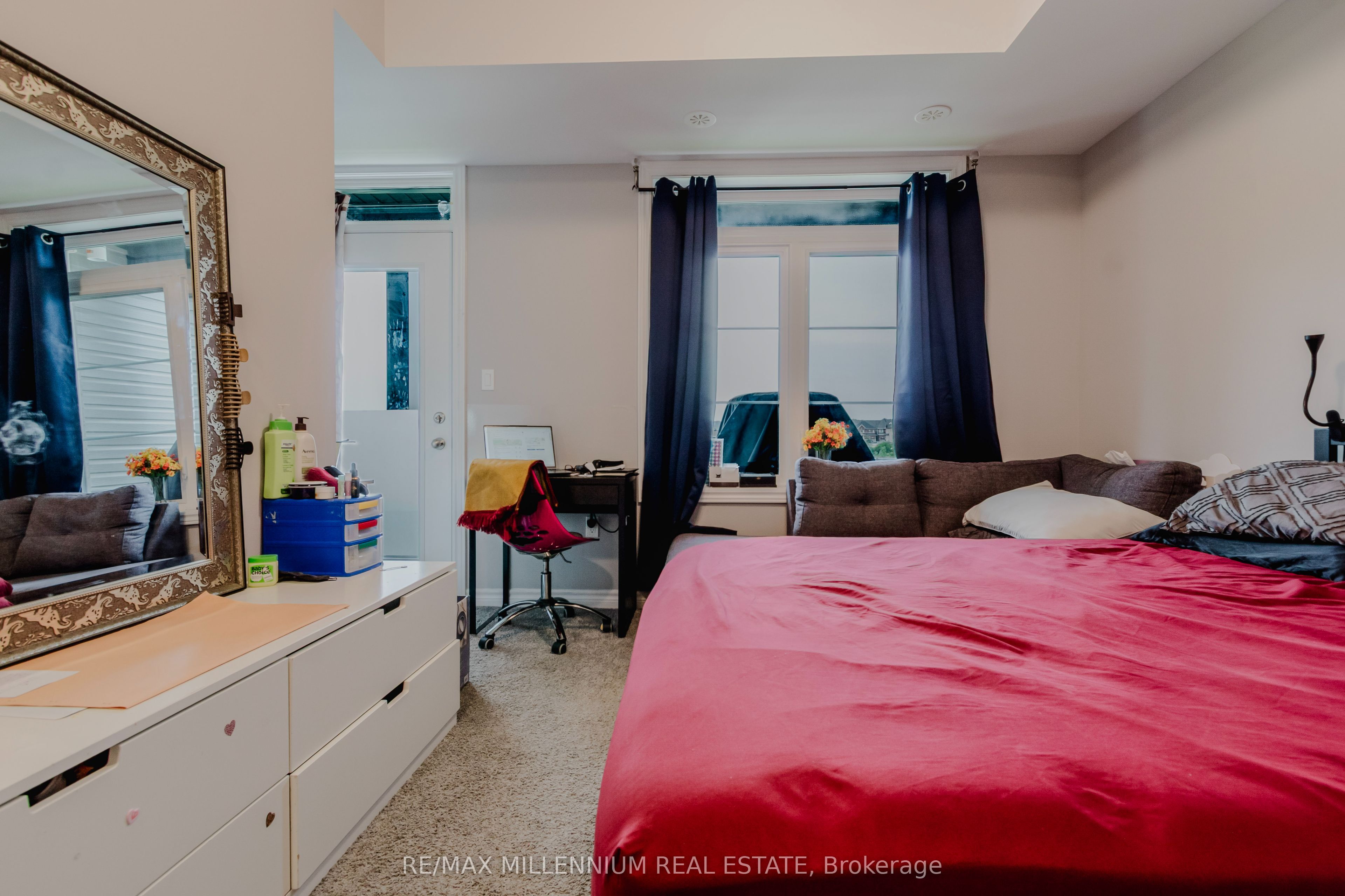 98 Lomond Lane N Property Photo 27