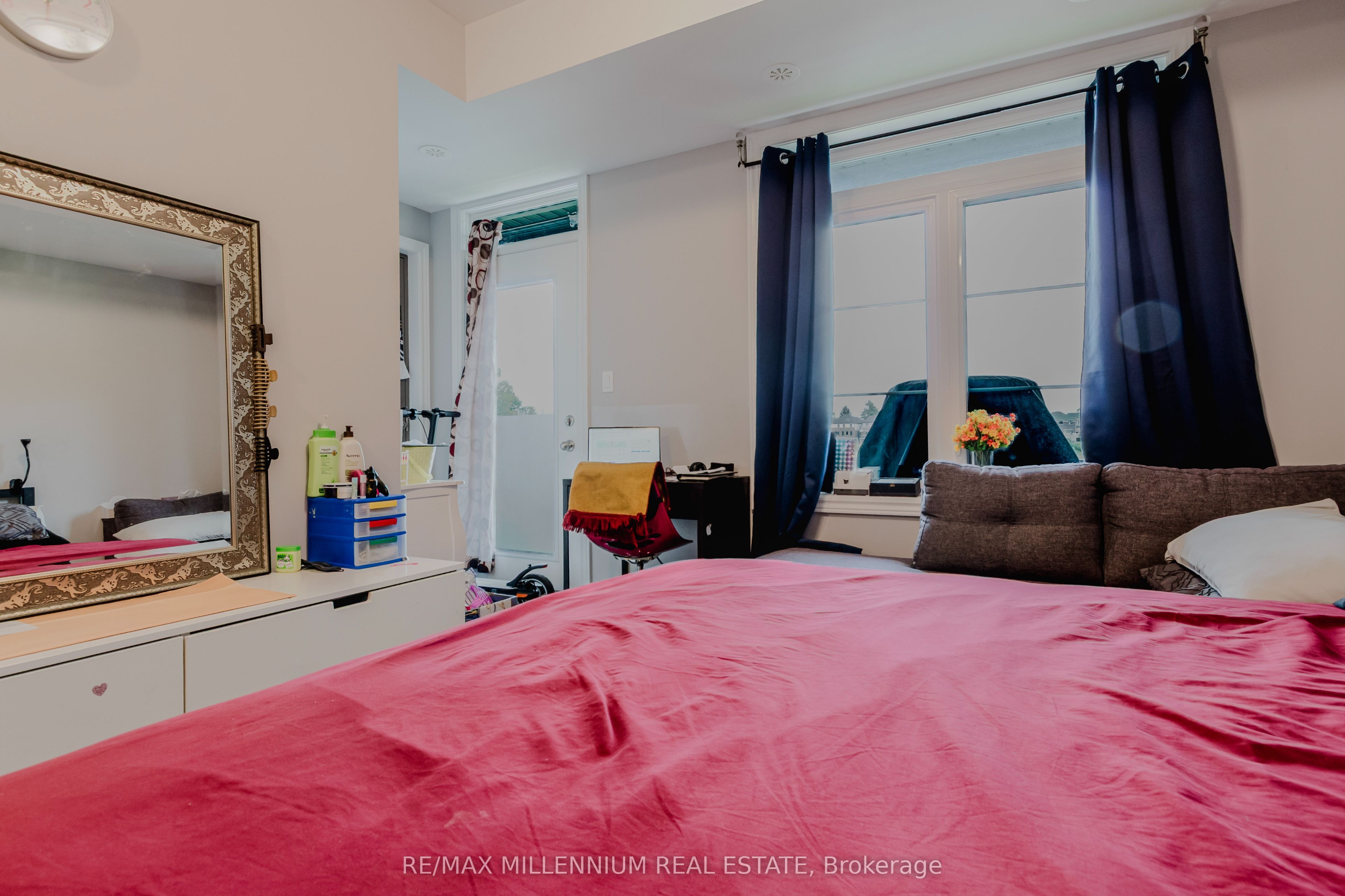 98 Lomond Lane N Property Photo 29