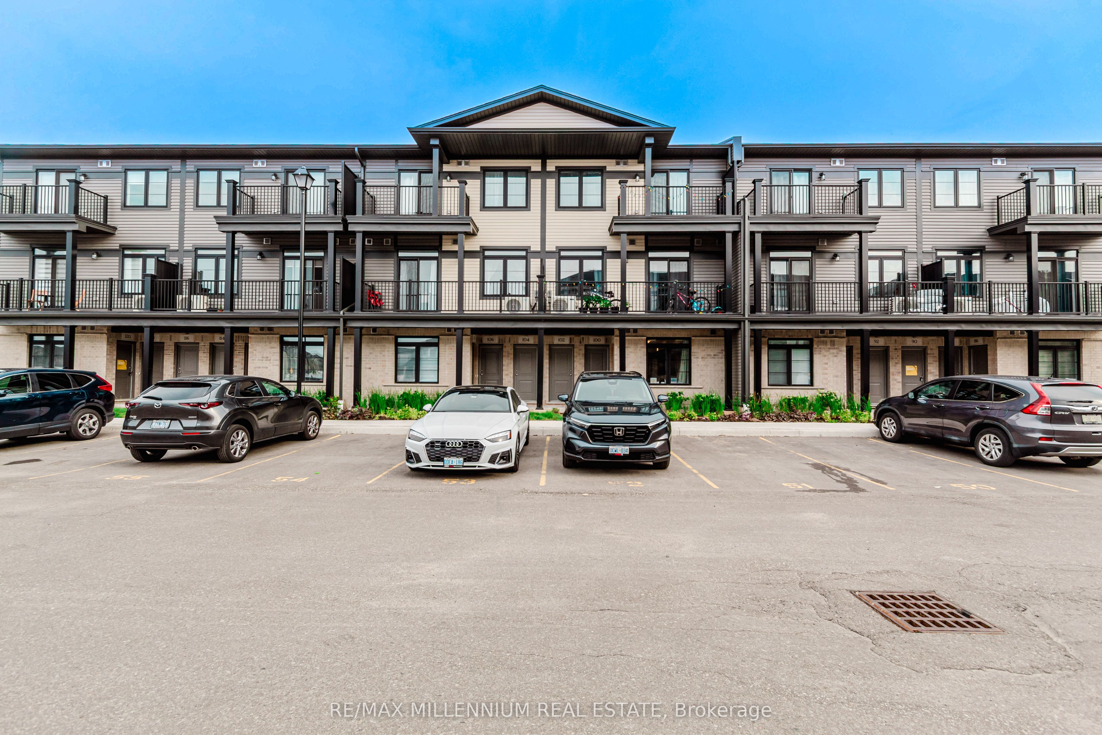 98 Lomond Lane N Property Photo 32