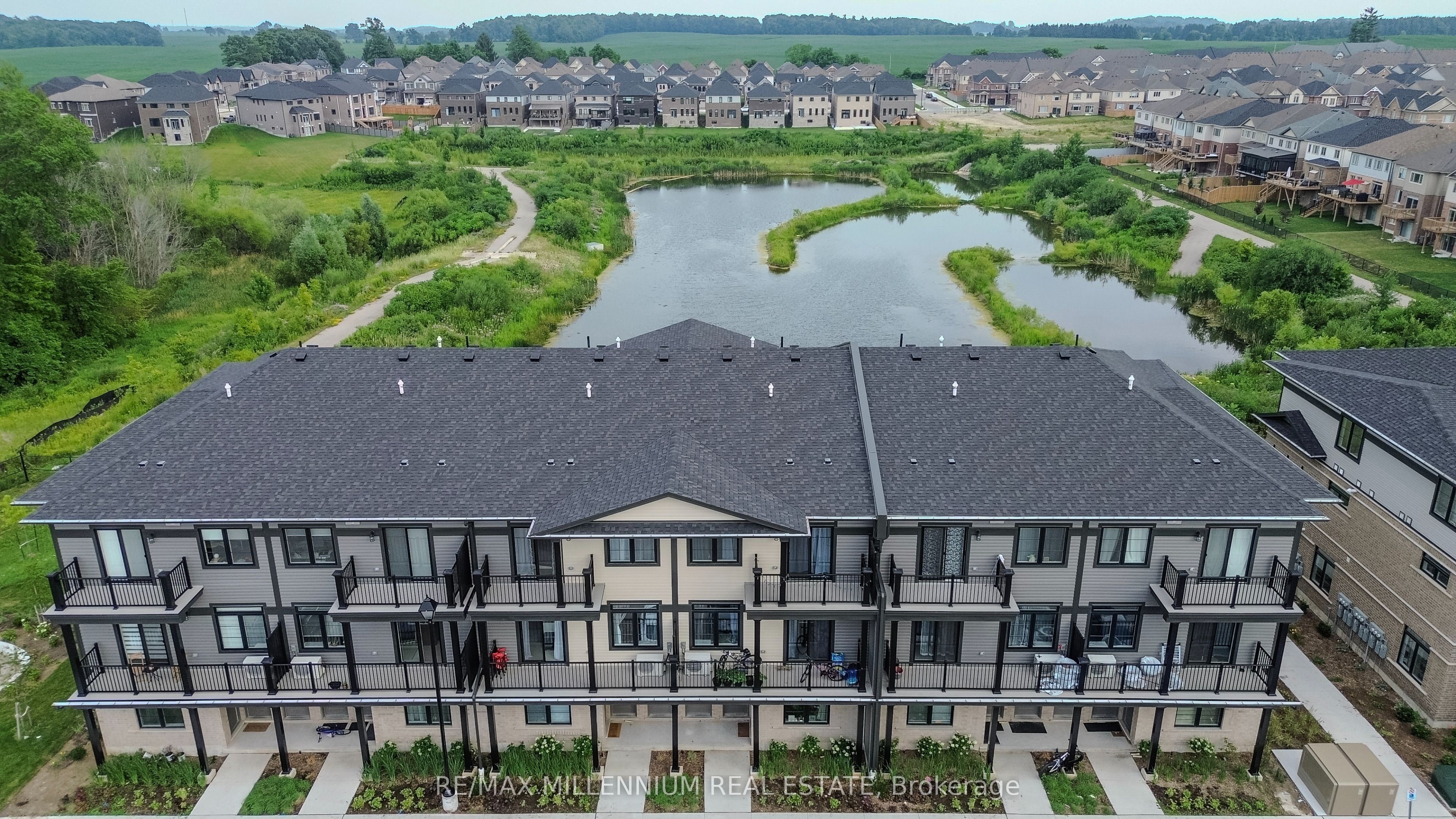 98 Lomond Lane N Property Photo 33