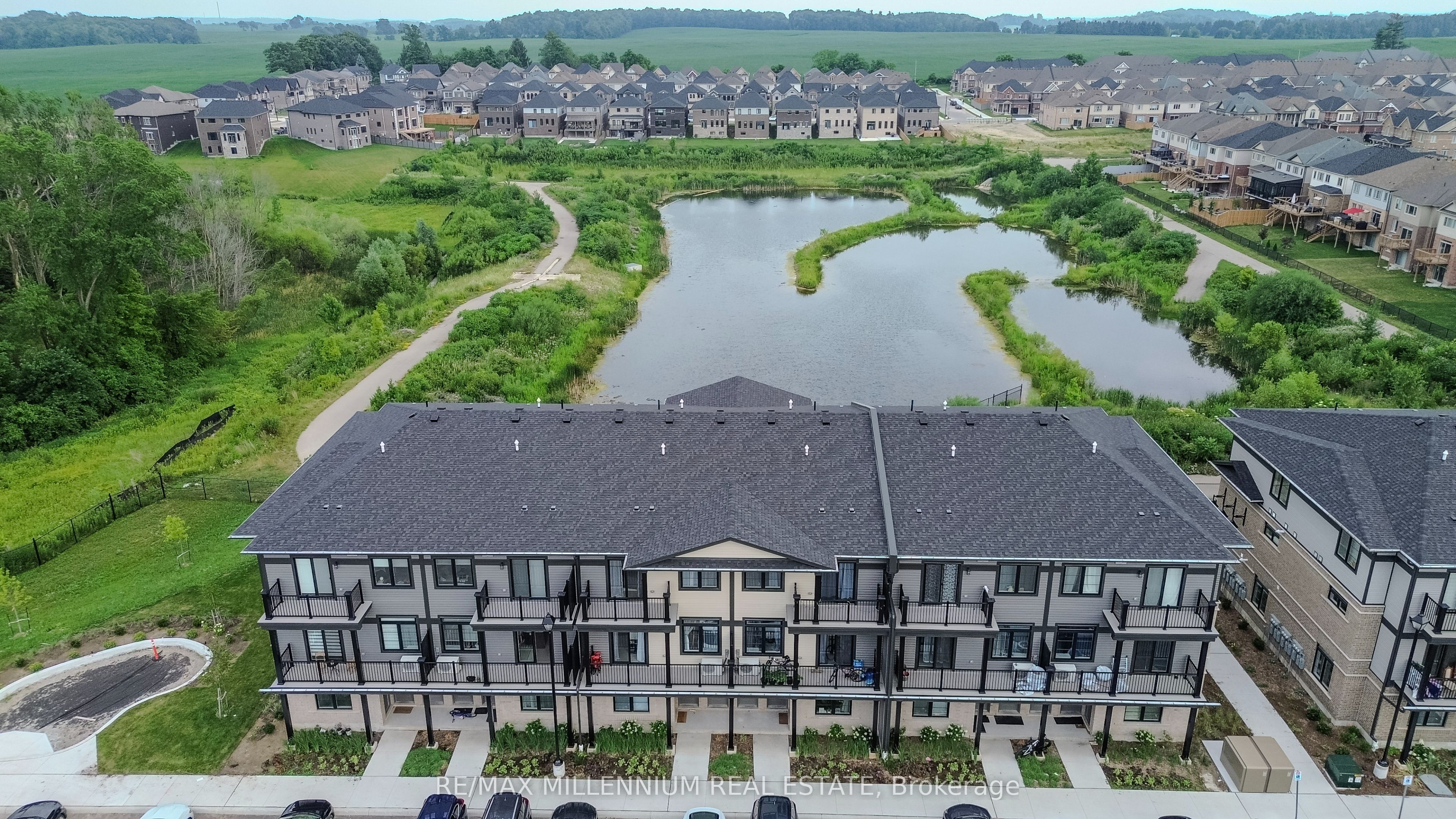 98 Lomond Lane N Property Photo 35