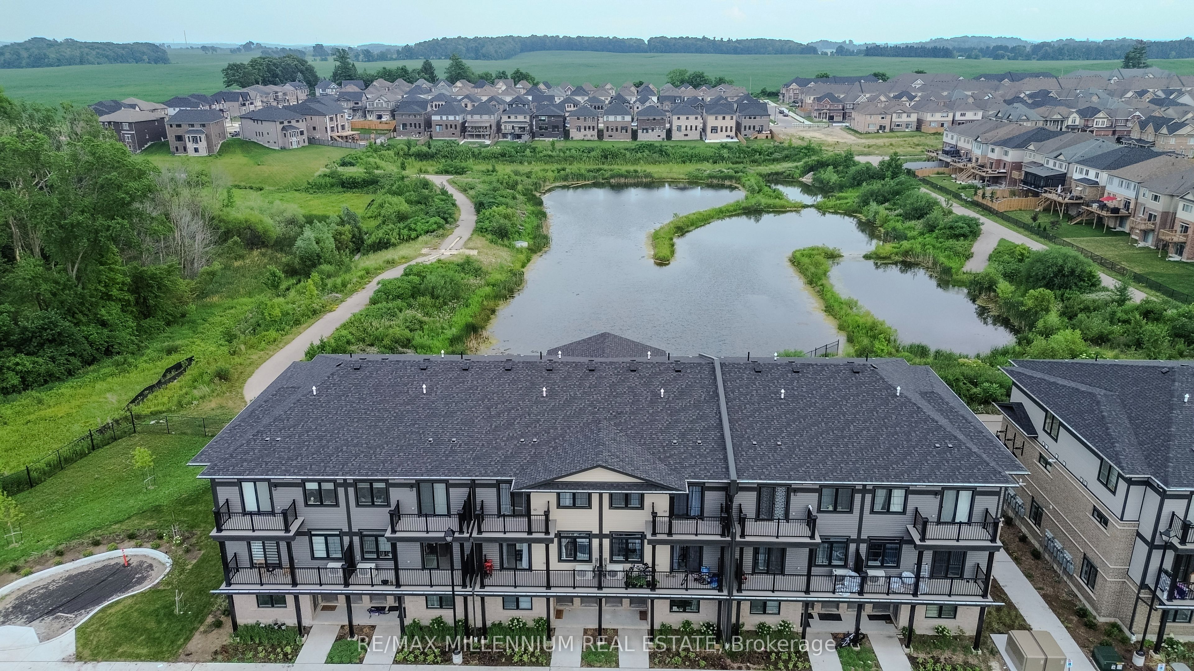 98 Lomond Lane N Property Photo 36