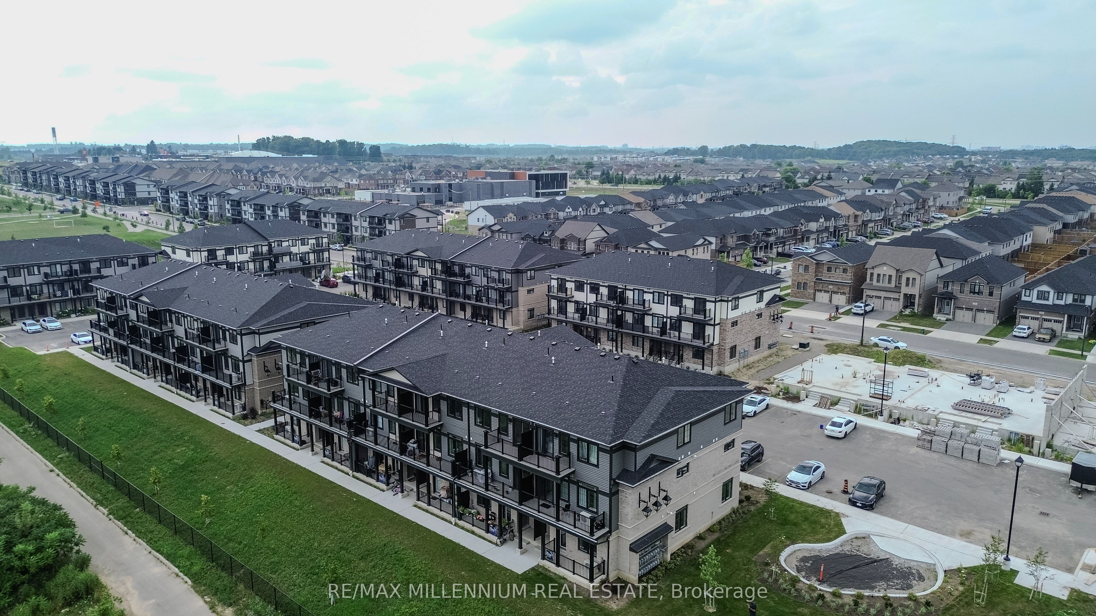 98 Lomond Lane N Property Photo 43