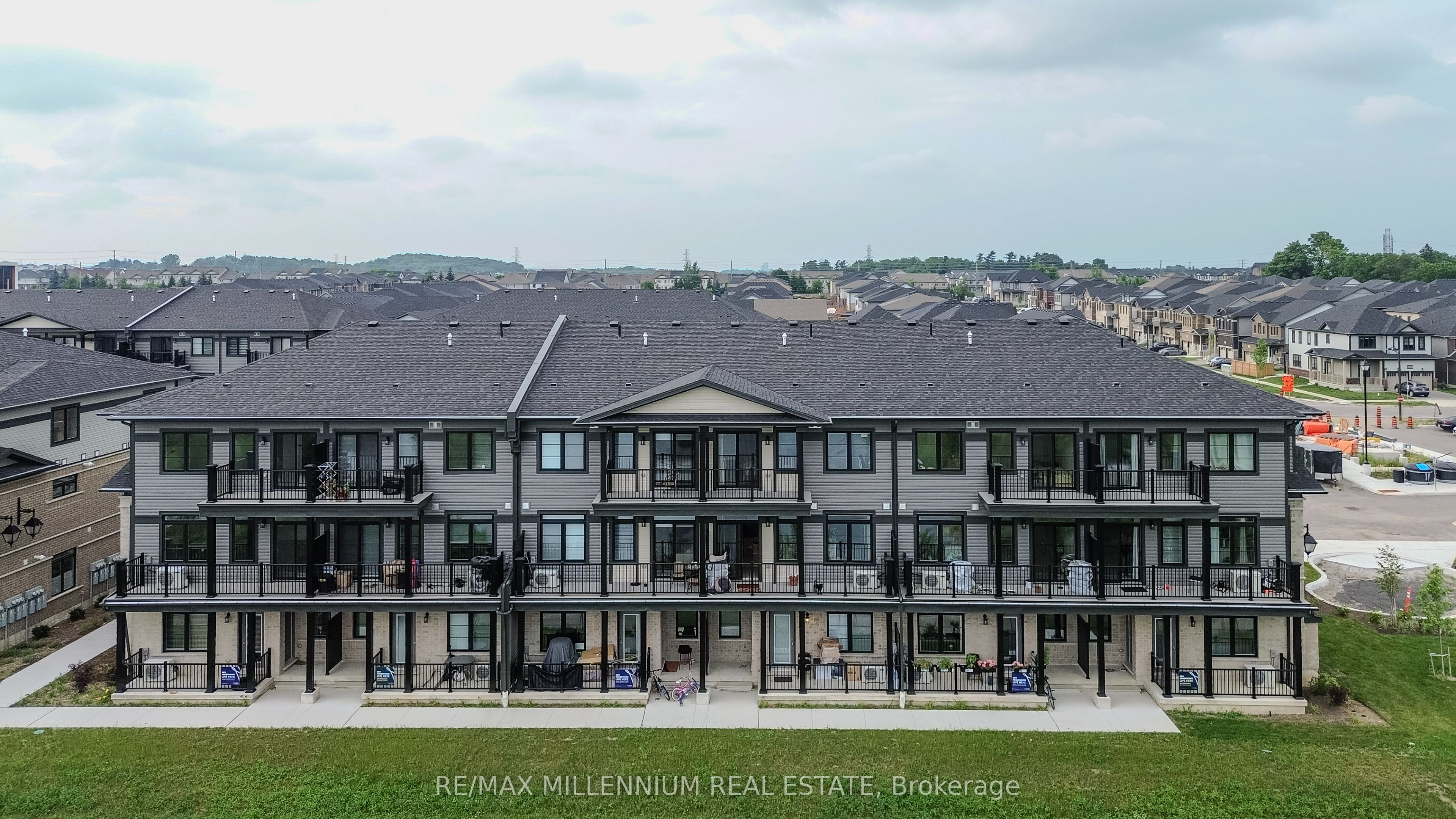 98 Lomond Lane N Property Photo 45