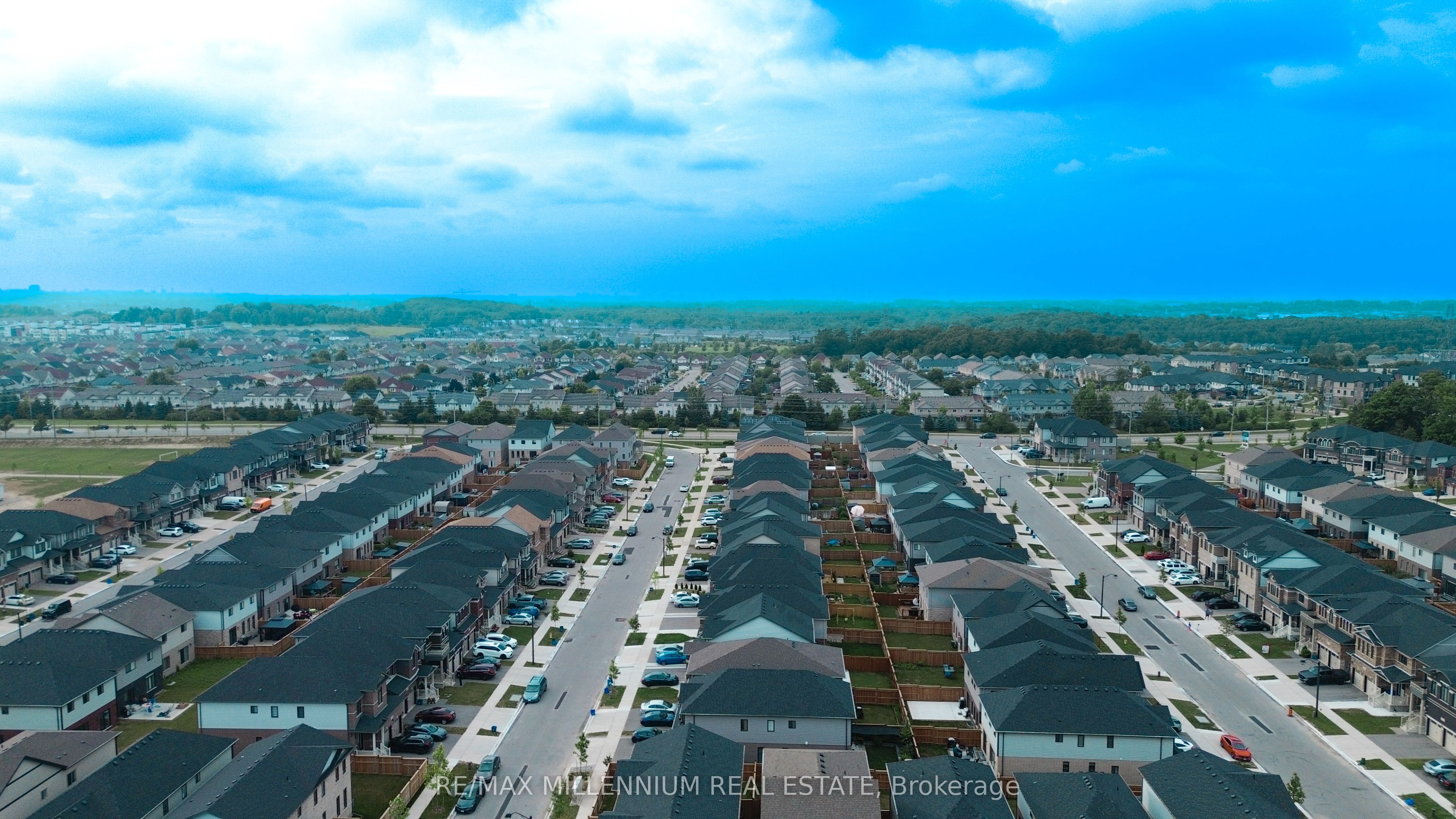 98 Lomond Lane N Property Photo 46