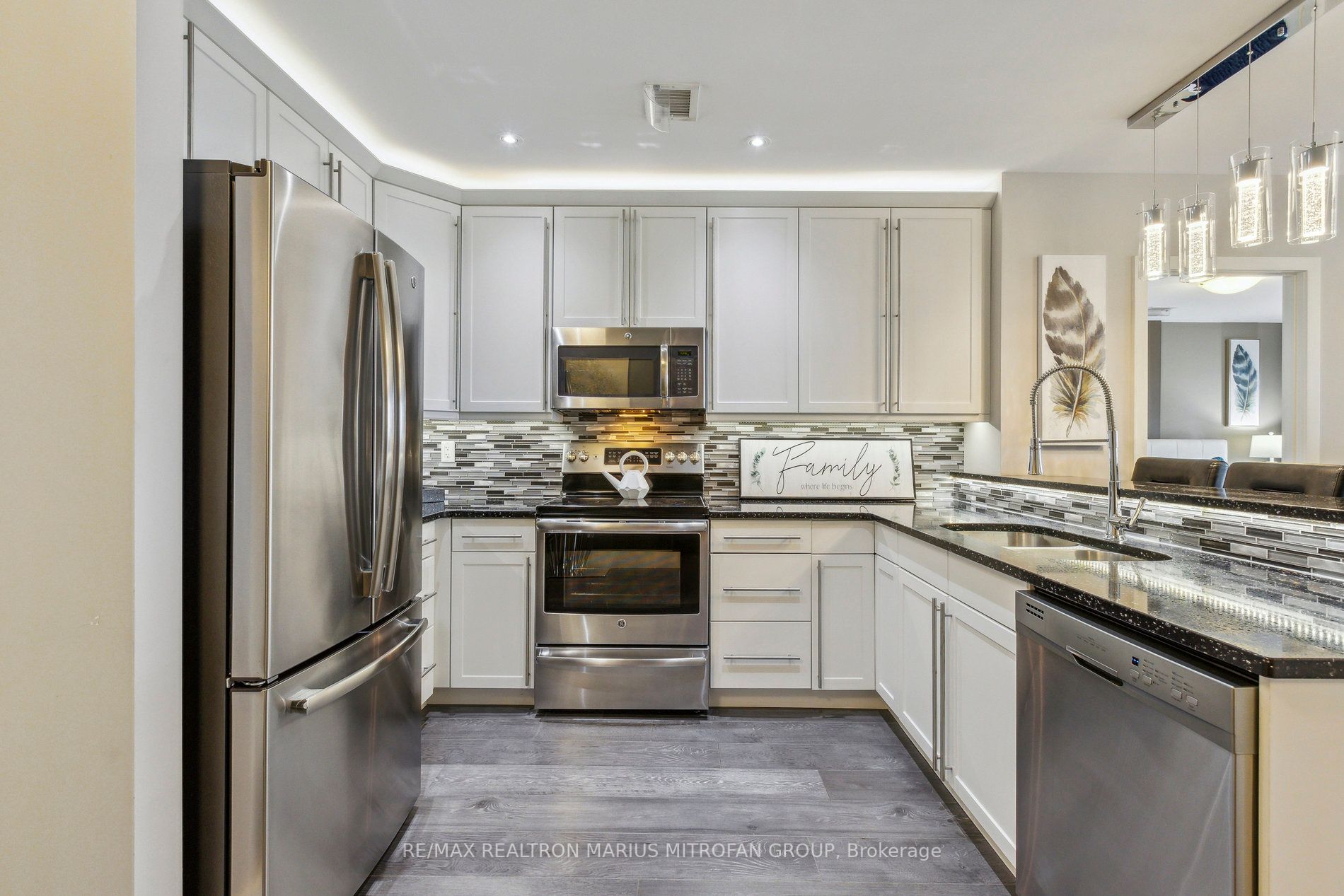 1 Victoria Street S 613 Property Photo 8