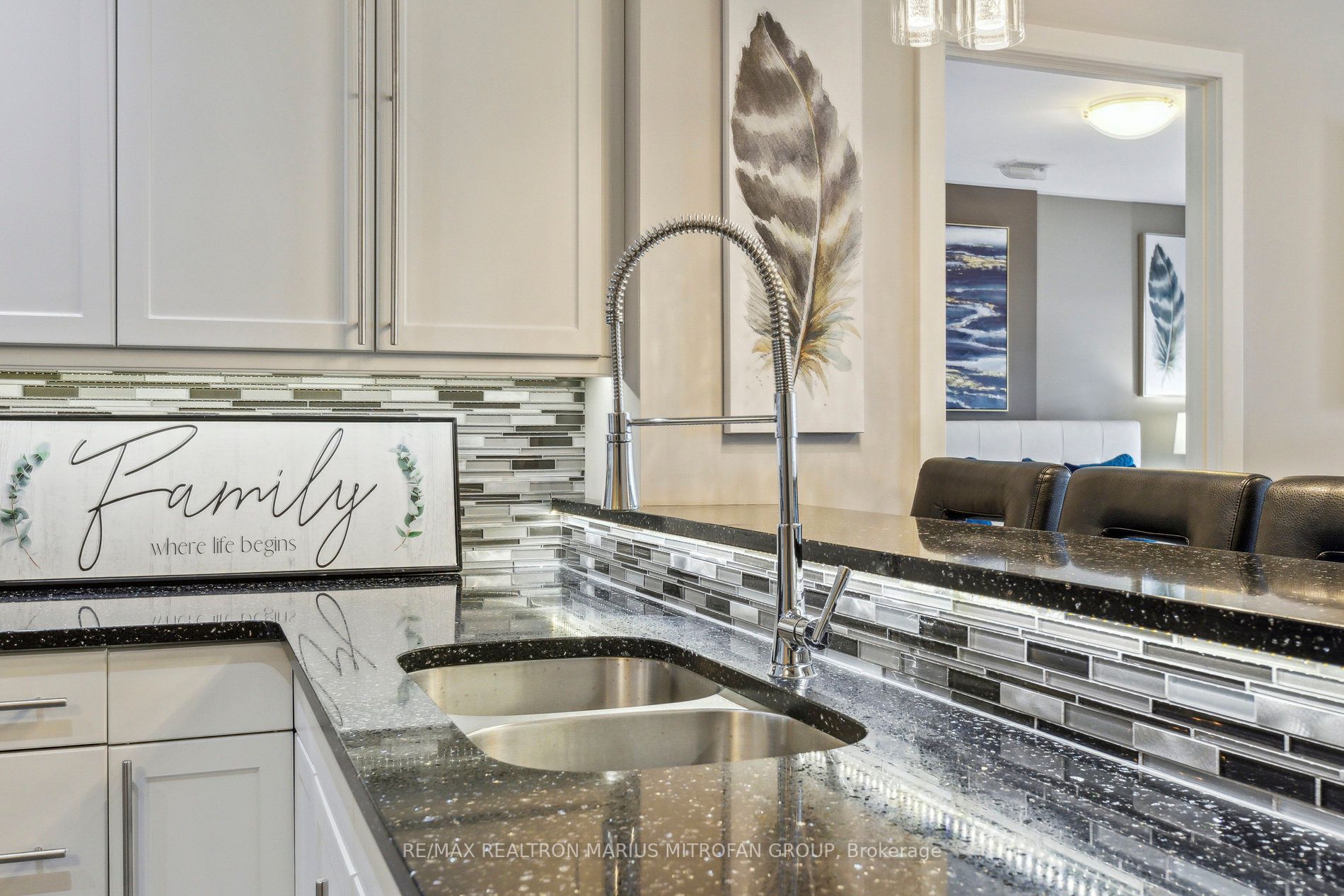 1 Victoria Street S 613 Property Photo 11