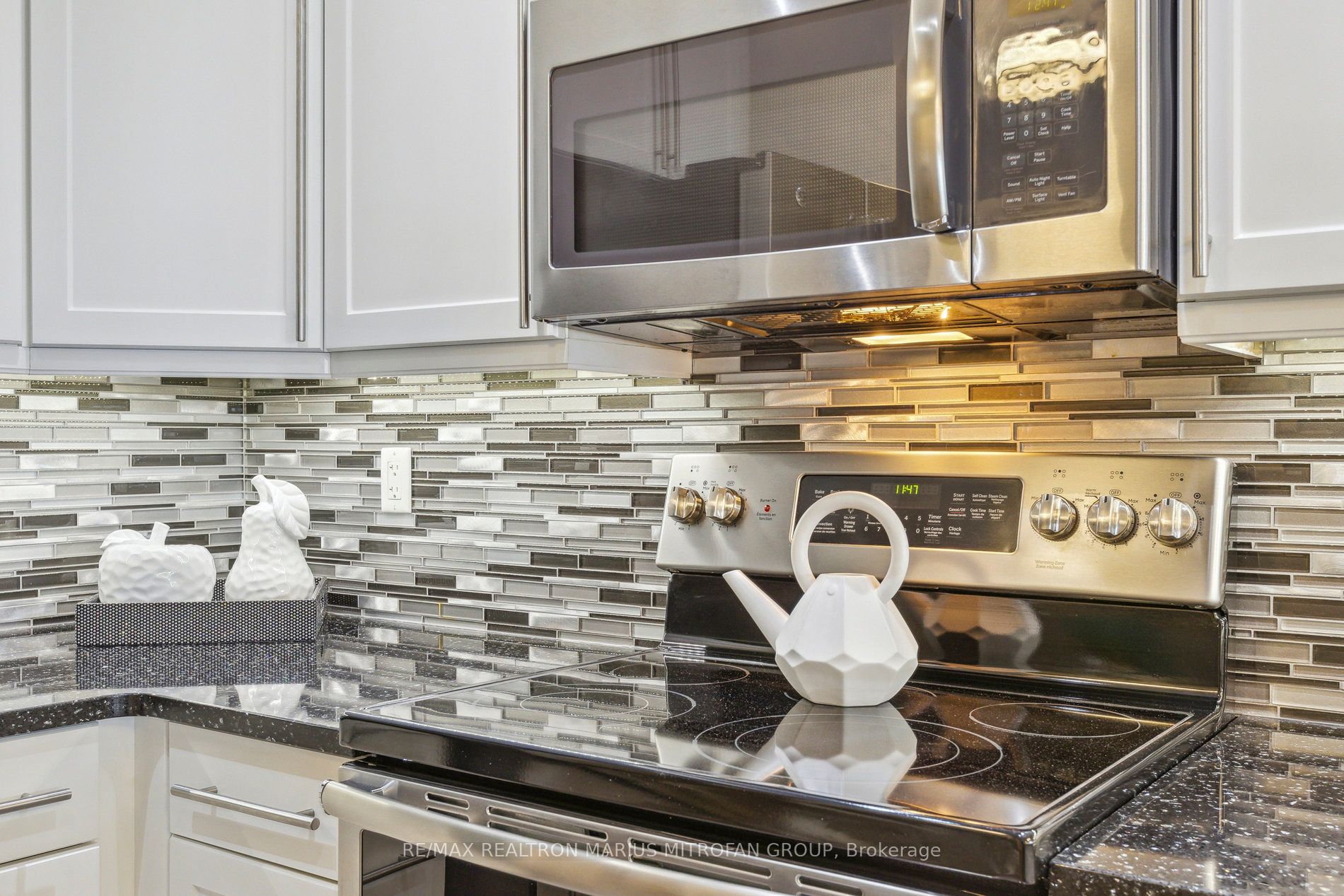 1 Victoria Street S 613 Property Photo 12