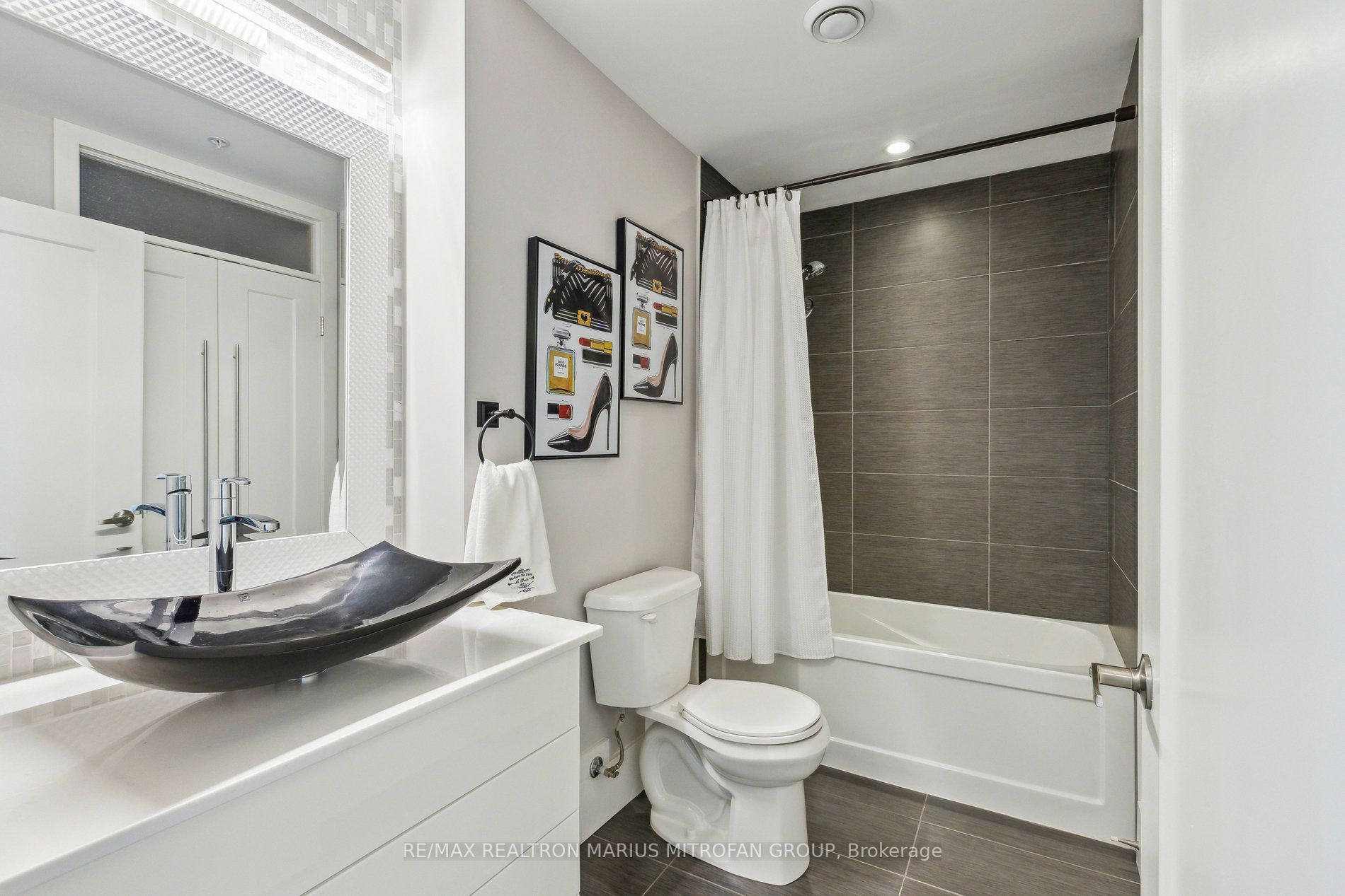 1 Victoria Street S 613 Property Photo 38