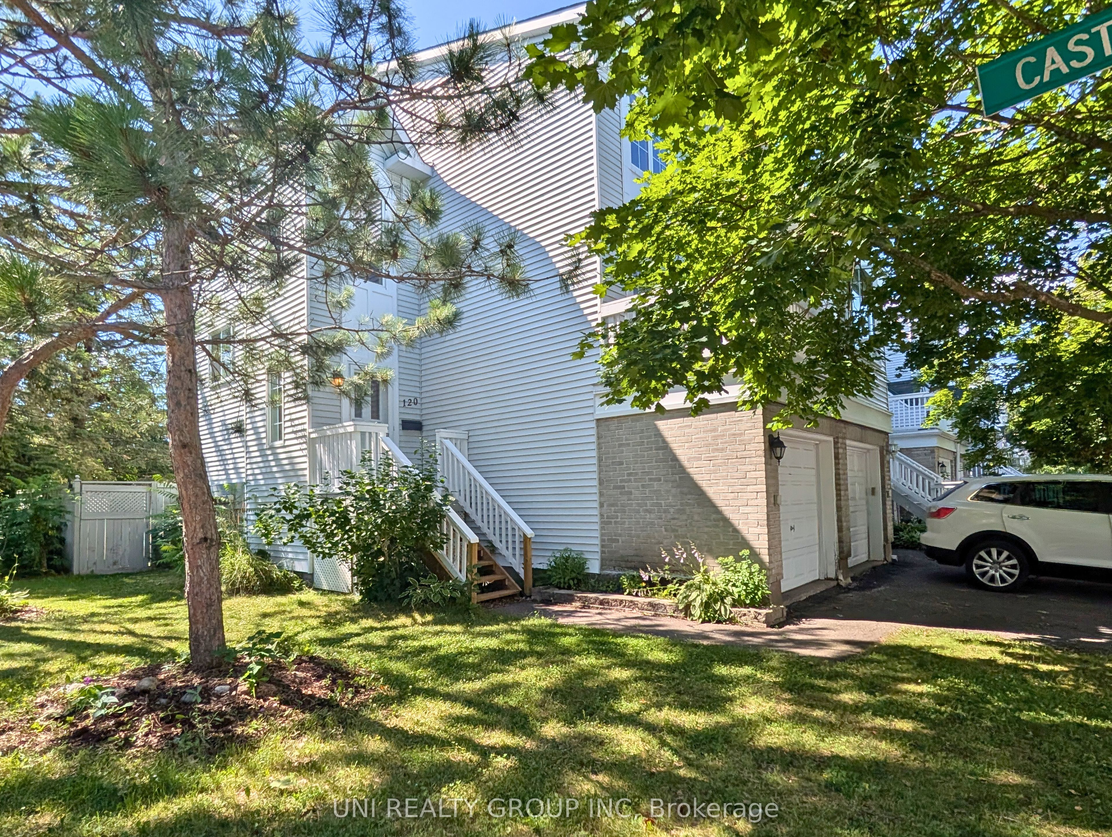 120 Castlegreen Private Property Photo 1
