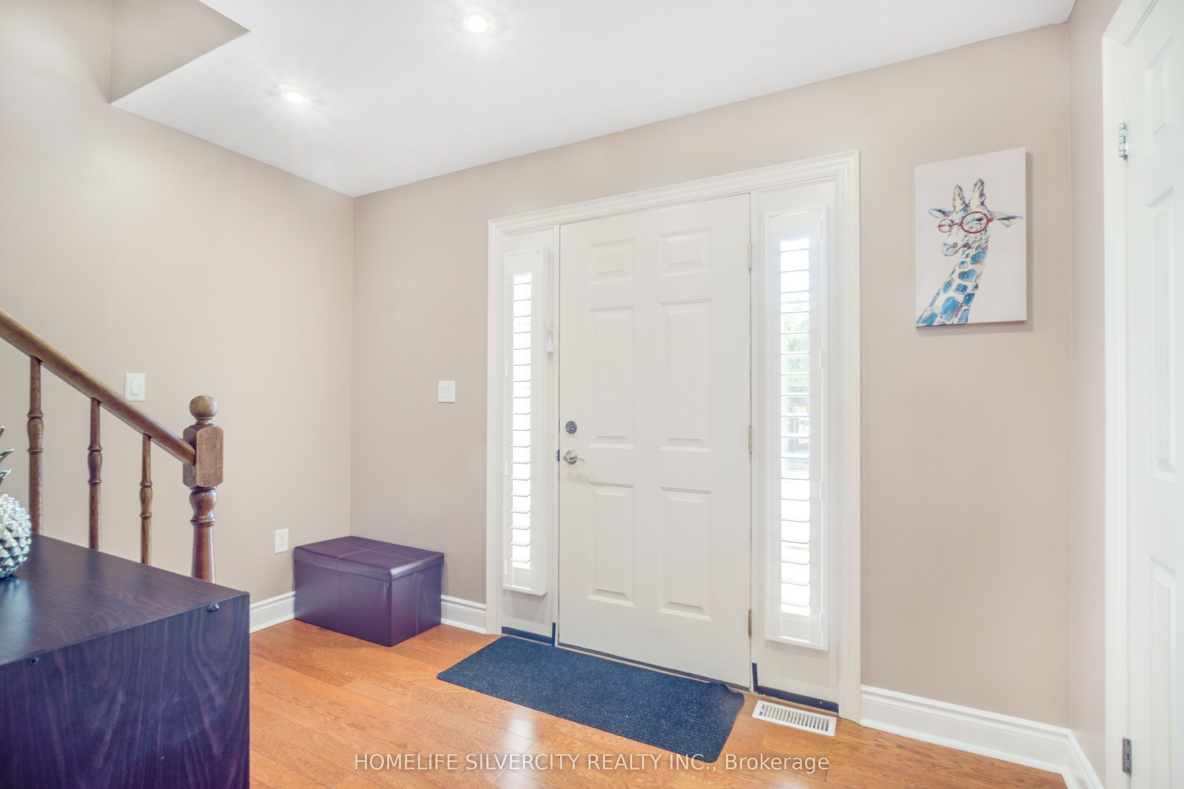 27 Ormond Street N Property Photo 3