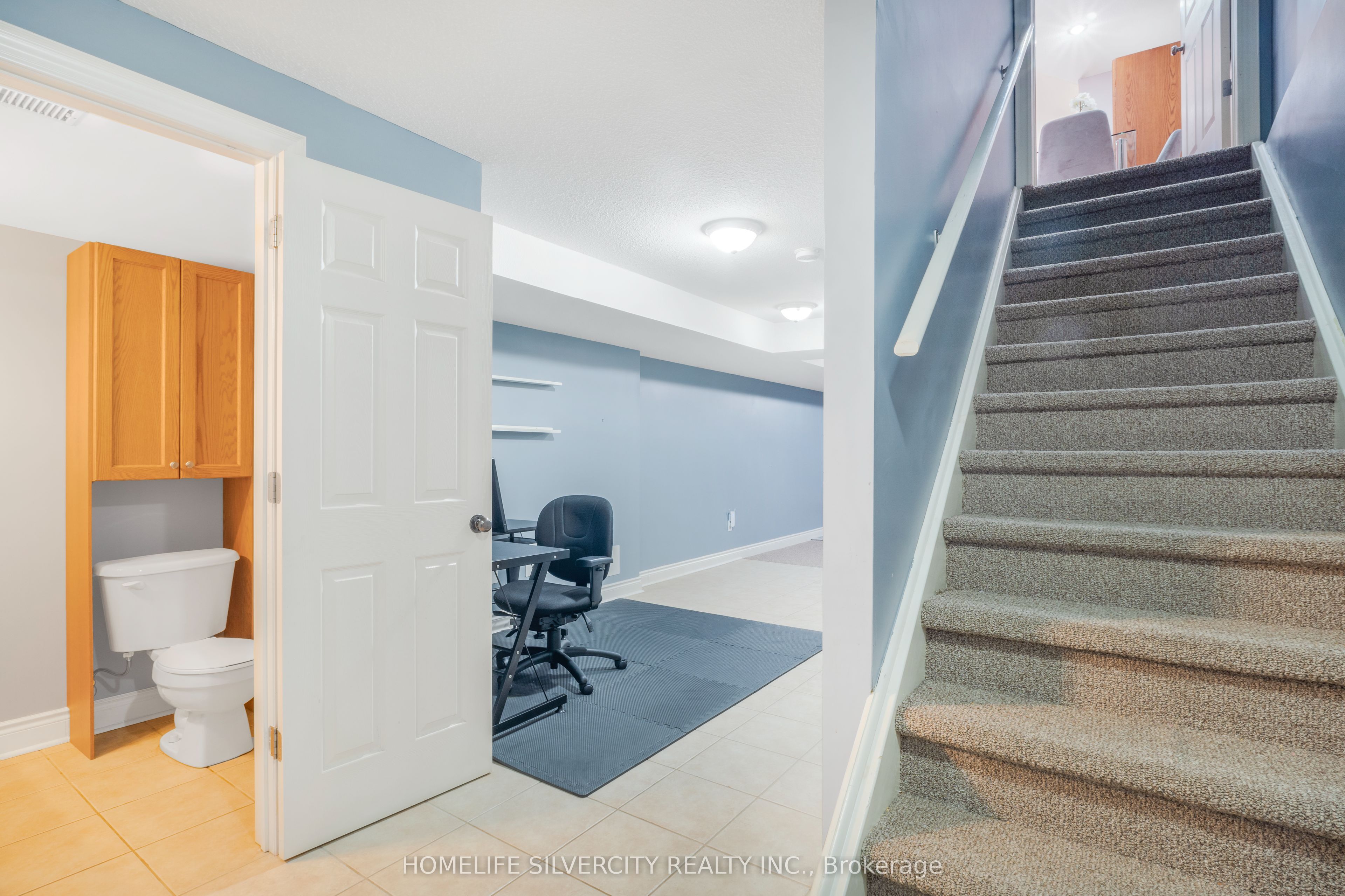 27 Ormond Street N Property Photo 12