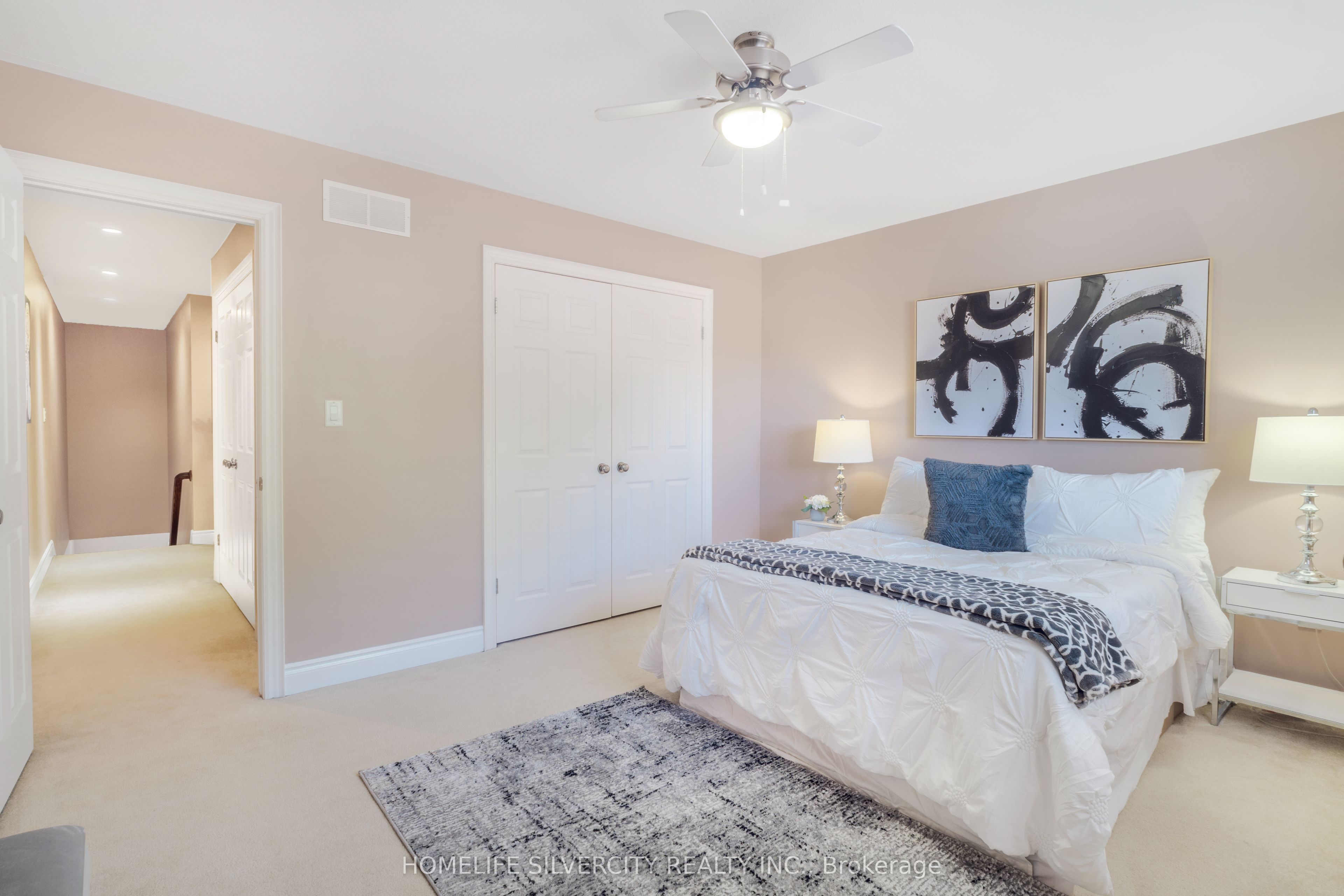 27 Ormond Street N Property Photo 18