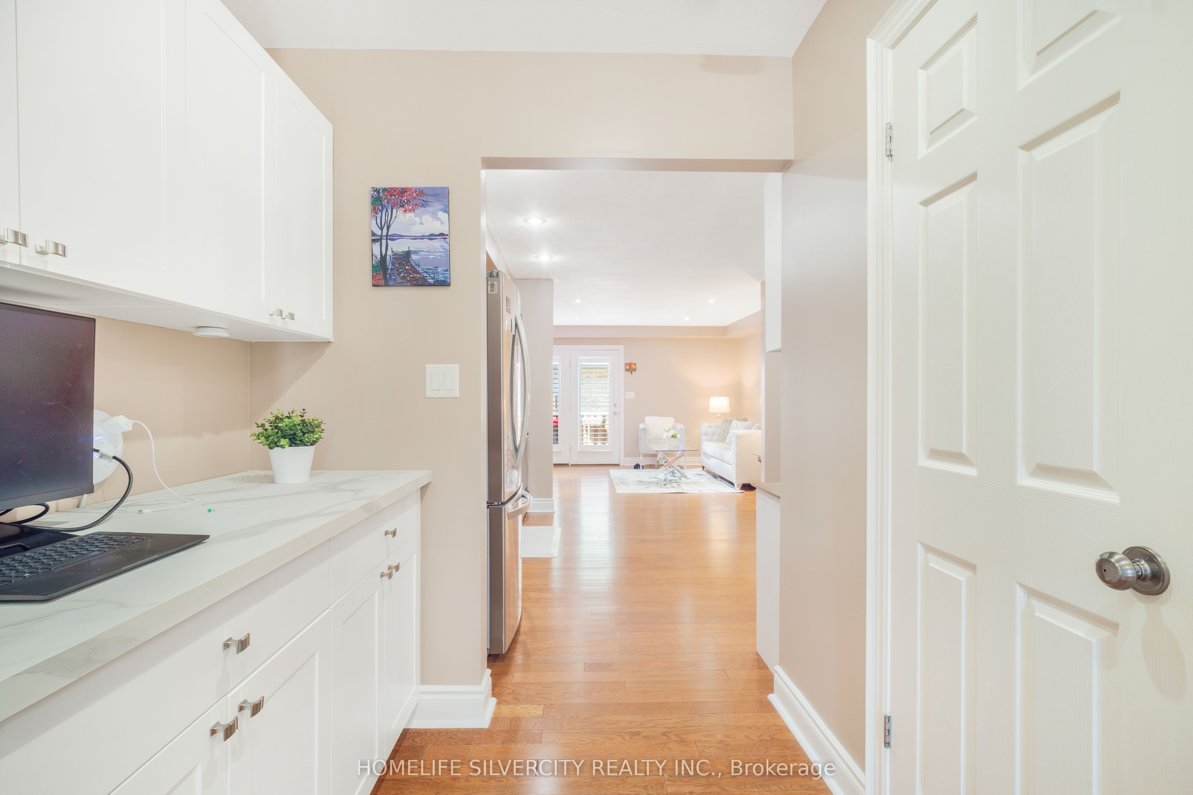 27 Ormond Street N Property Photo 25