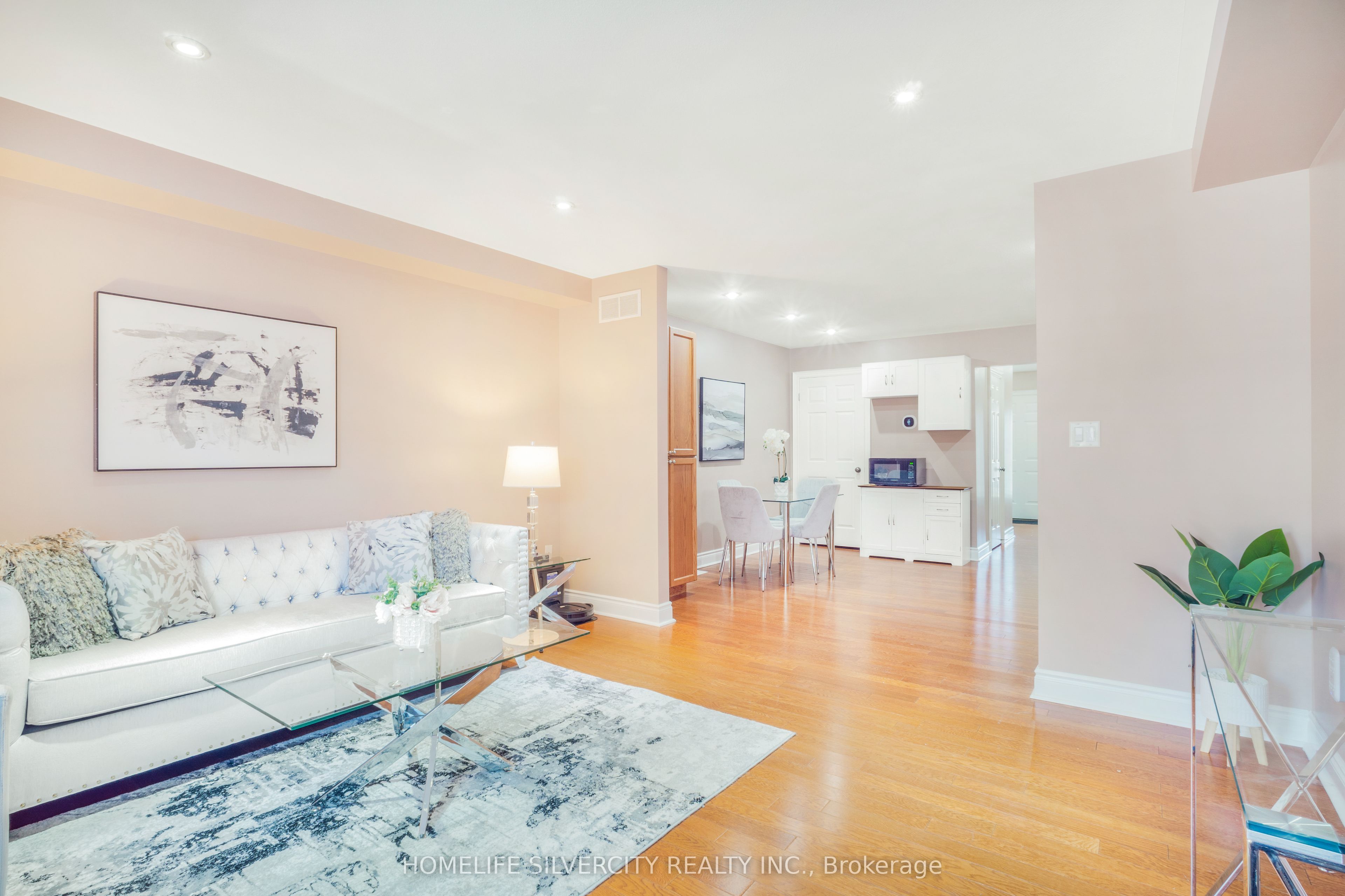 27 Ormond Street N Property Photo 27