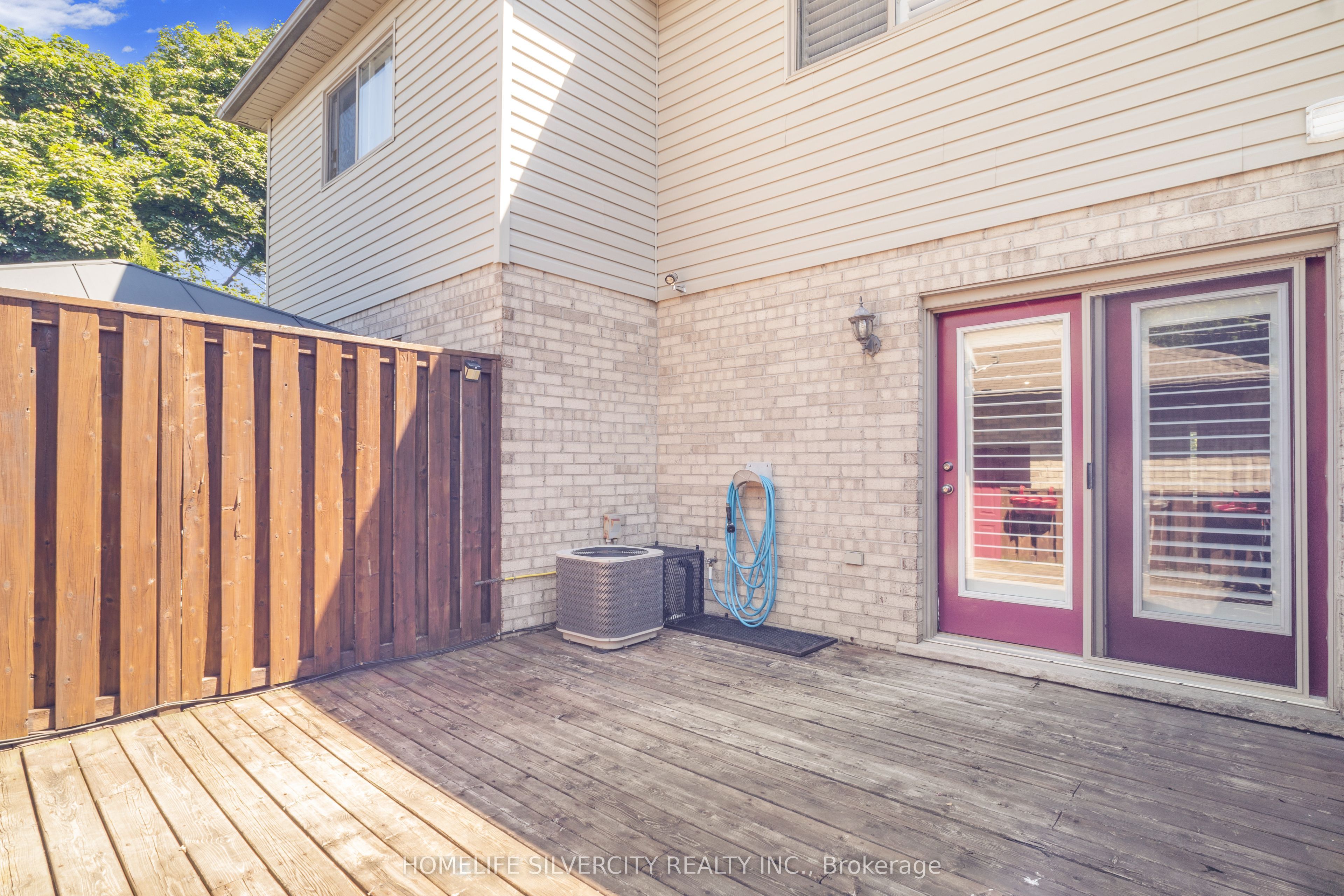 27 Ormond Street N Property Photo 28