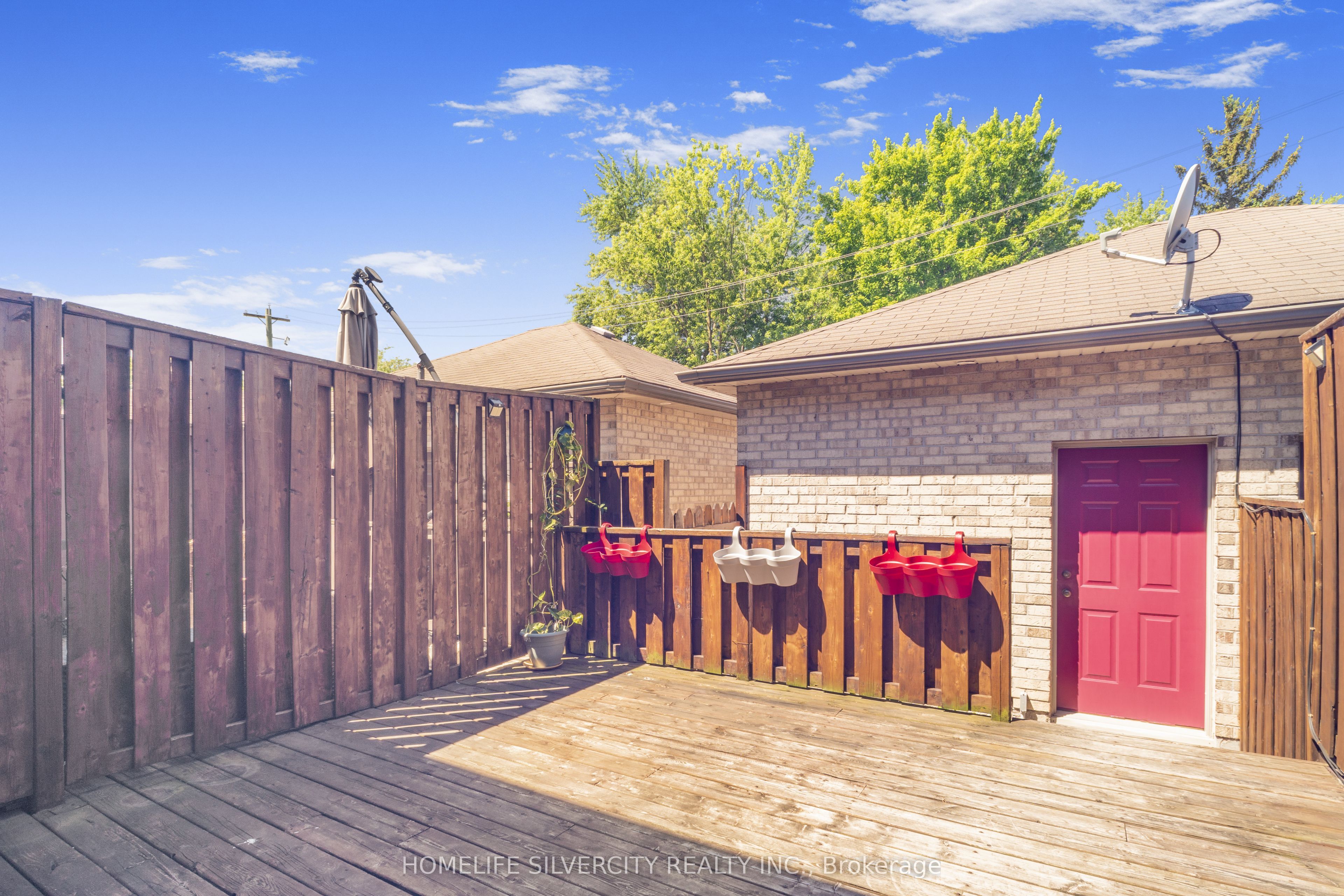27 Ormond Street N Property Photo 29