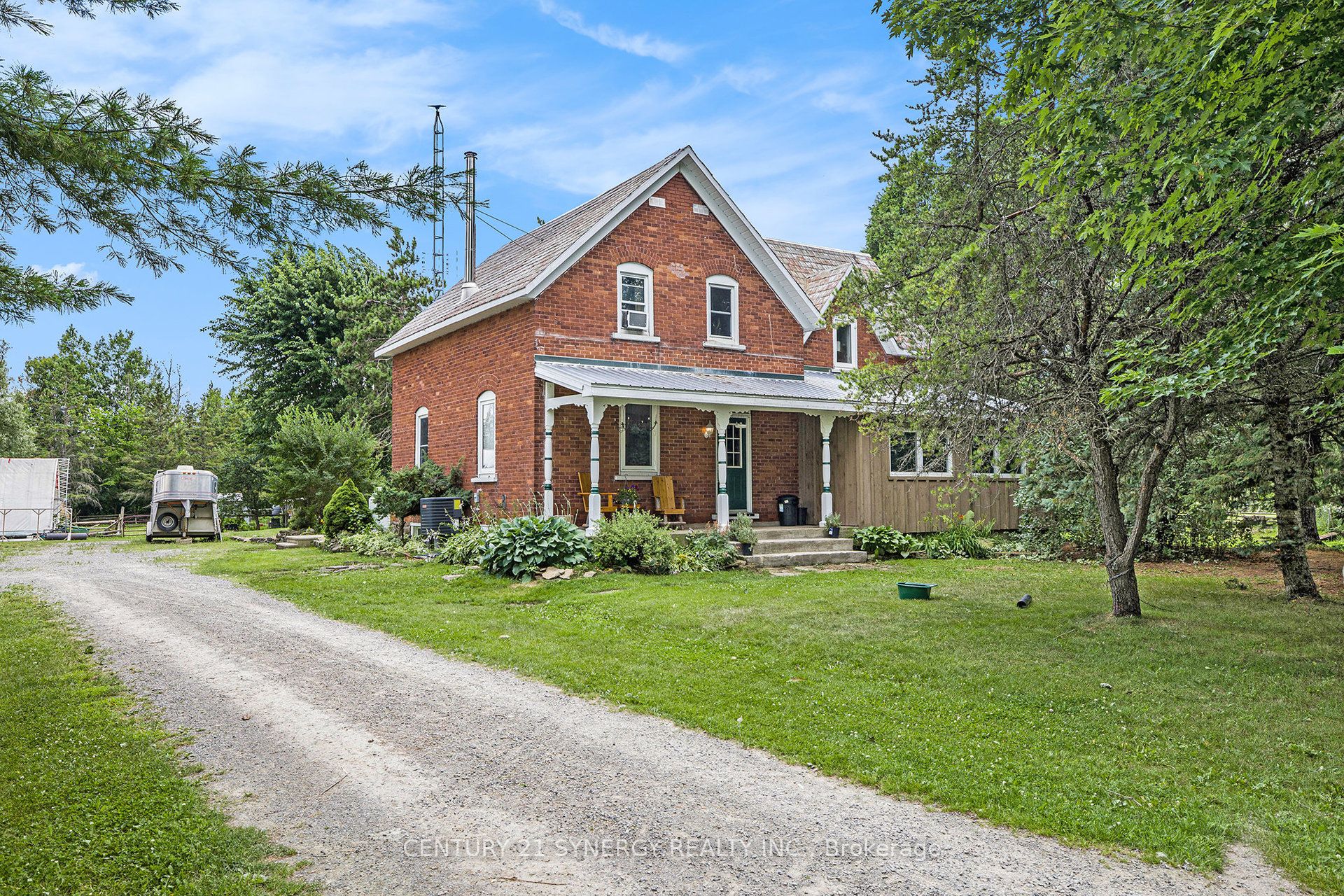 146 Wolford Centre Rd Property Photo 1