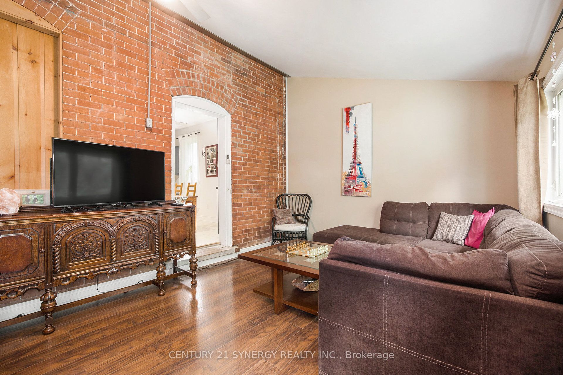 146 Wolford Ctr Centre Property Photo 3