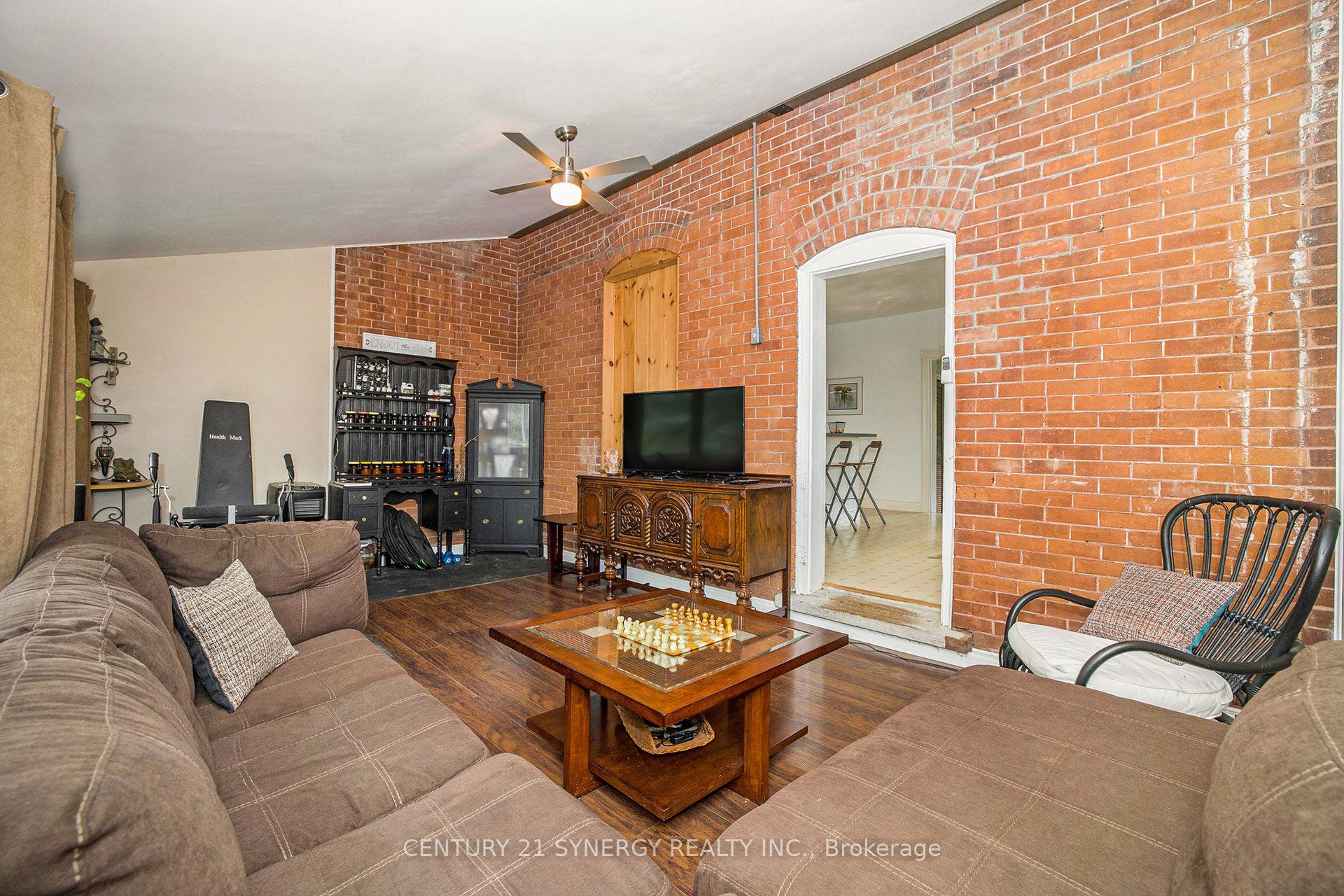 146 Wolford Ctr Centre Property Photo 4