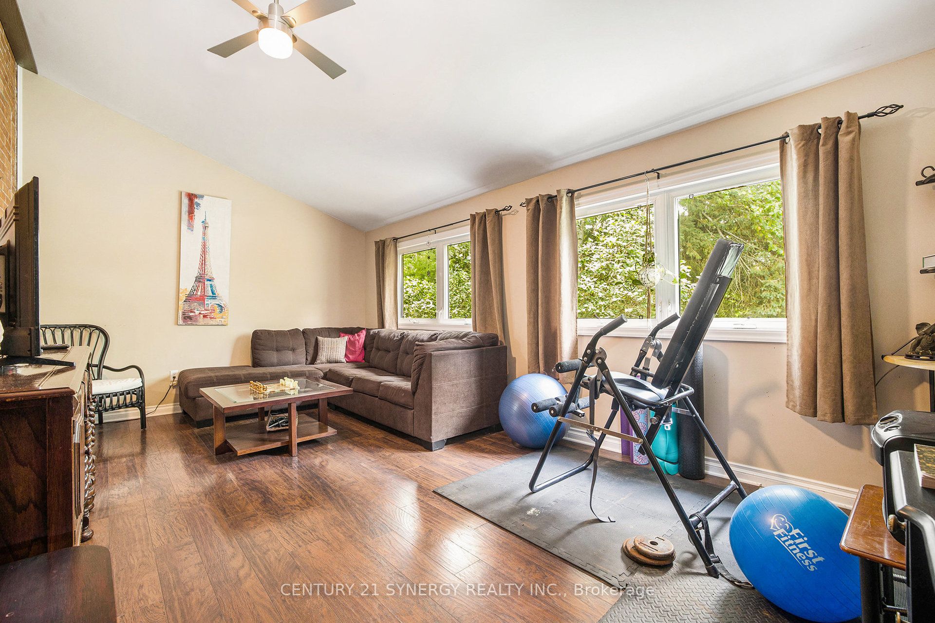 146 Wolford Ctr Centre Property Photo 6