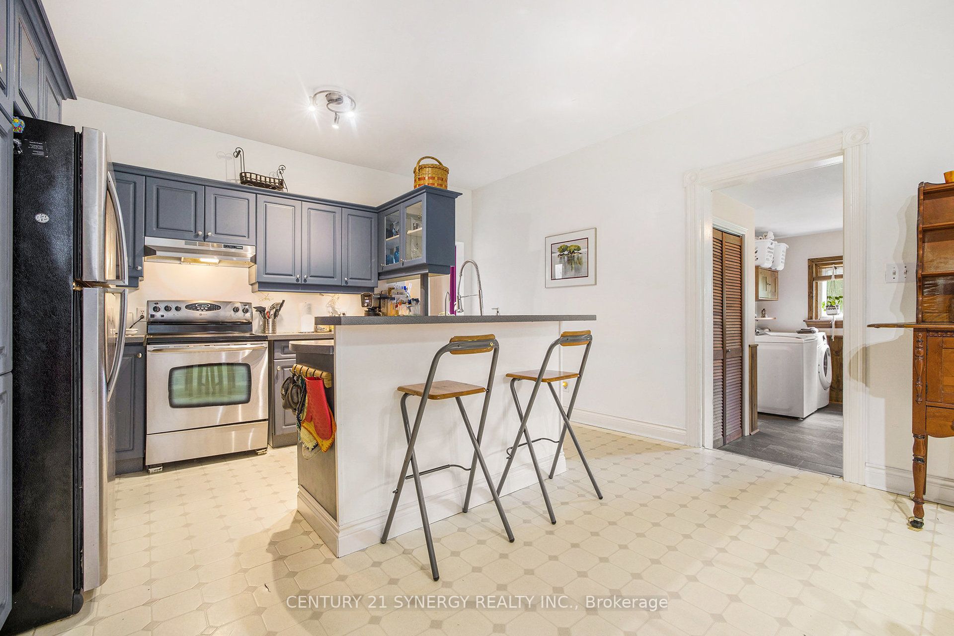 146 Wolford Ctr Centre Property Photo 7