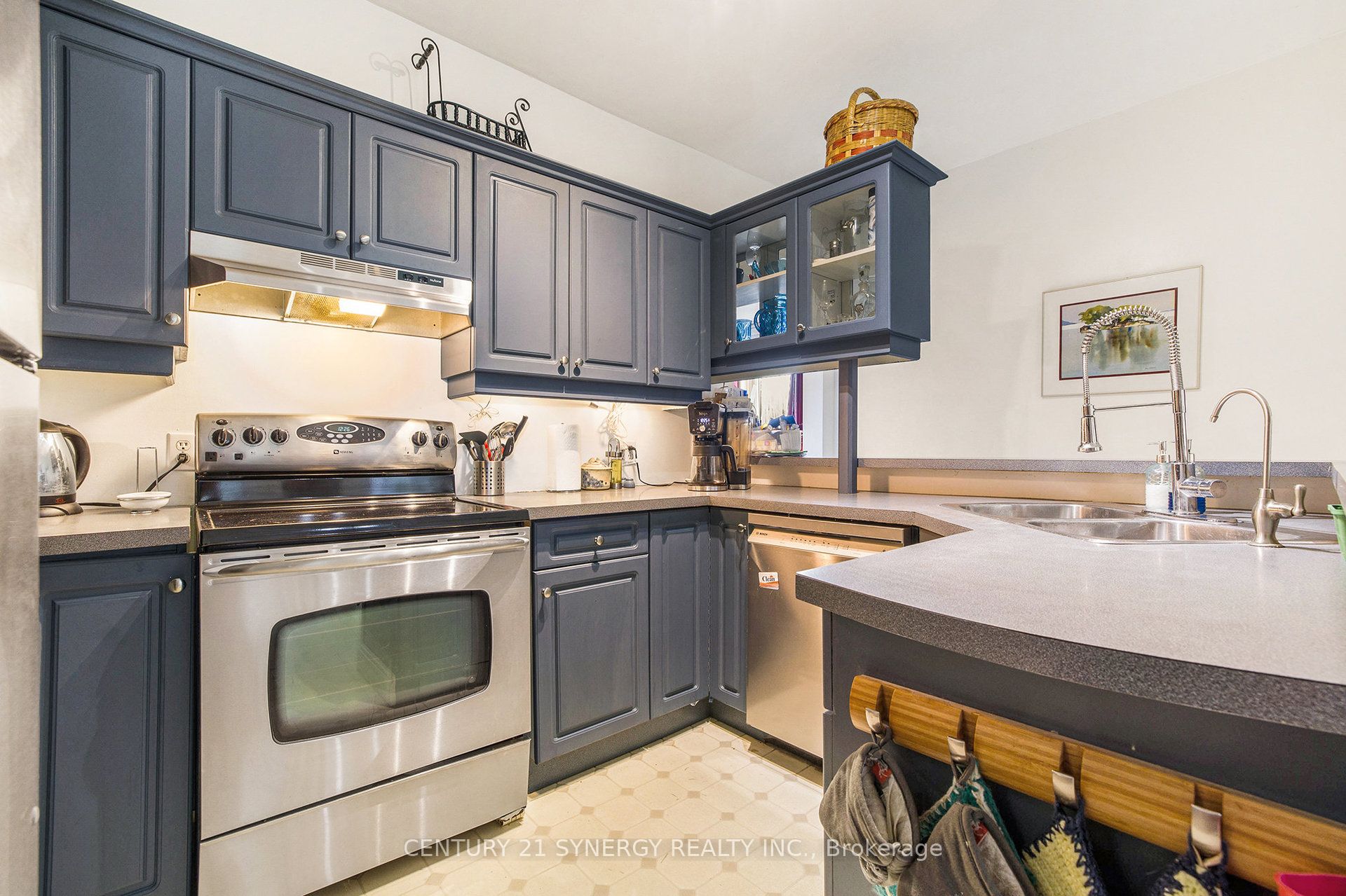 146 Wolford Ctr Centre Property Photo 9