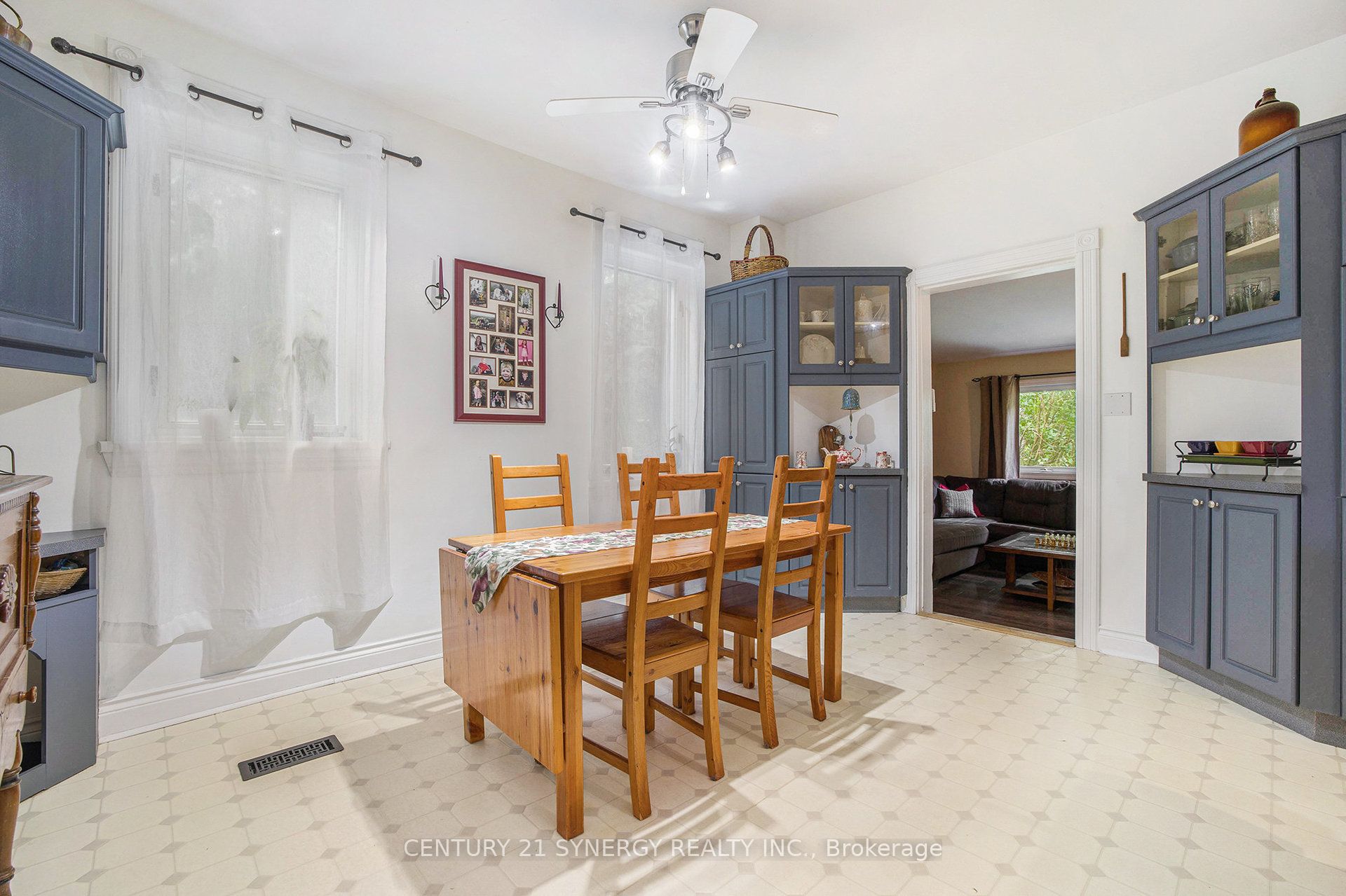 146 Wolford Ctr Centre Property Photo 10