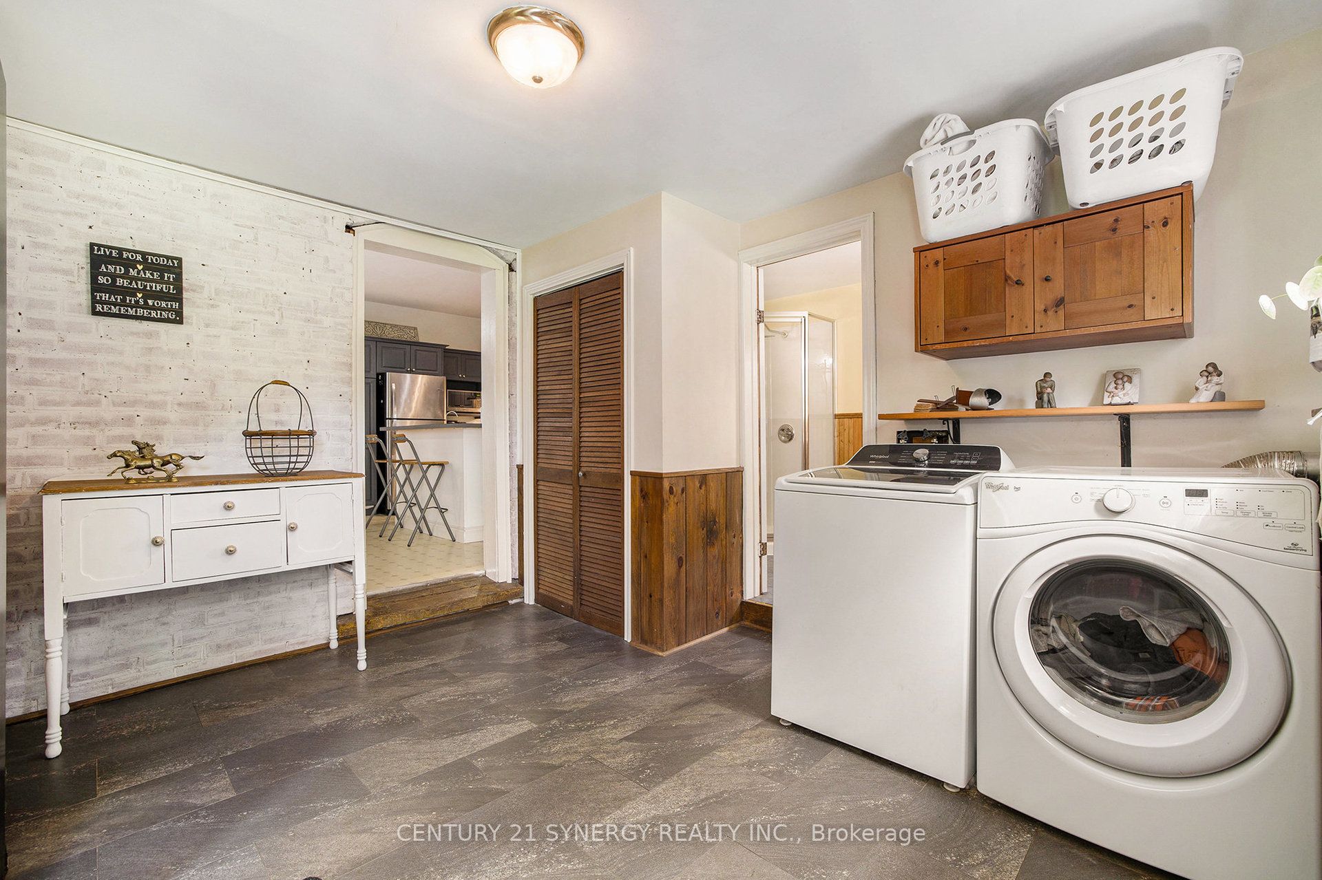 146 Wolford Ctr Centre Property Photo 16