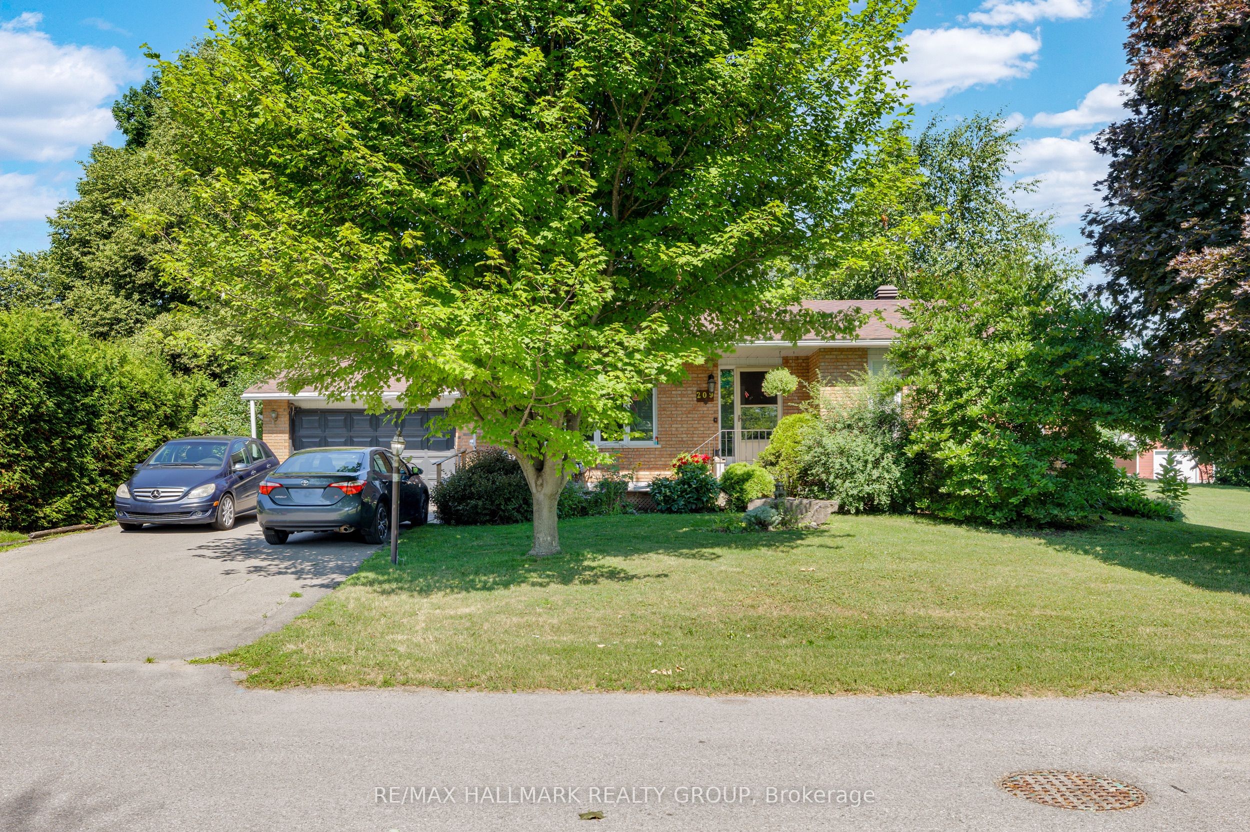 209 Curry St