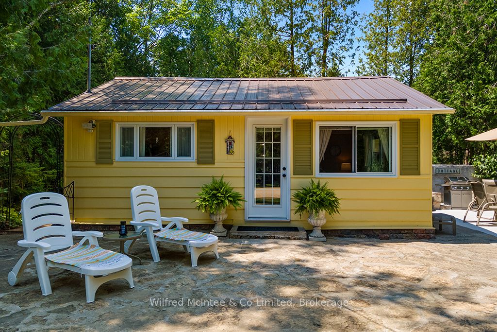 32 3rd Avenue S Property Photo 1