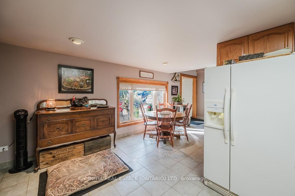 9450 Longwoods Road Property Photo 2