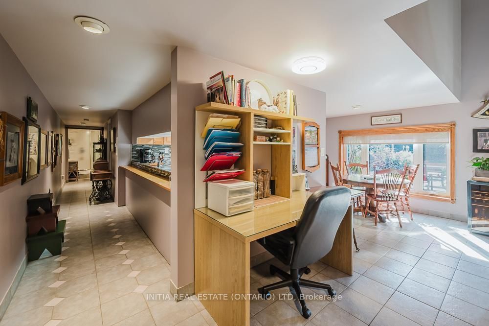 9450 Longwoods Road Property Photo 5