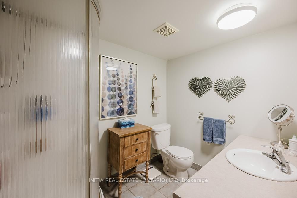 9450 Longwoods Road Property Photo 7