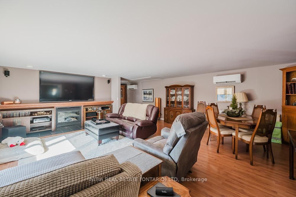 9450 Longwoods Road Property Photo 9