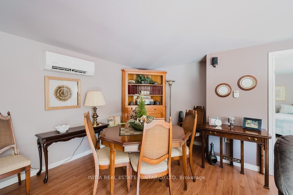 9450 Longwoods Road Property Photo 11