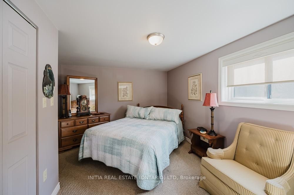 9450 Longwoods Road Property Photo 12