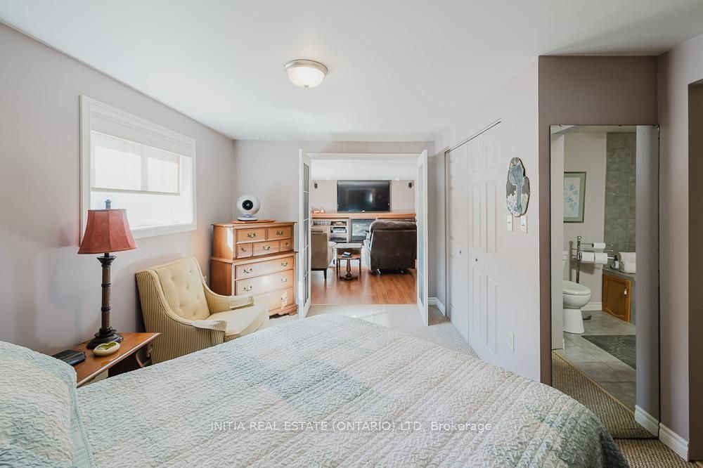 9450 Longwoods Road Property Photo 15